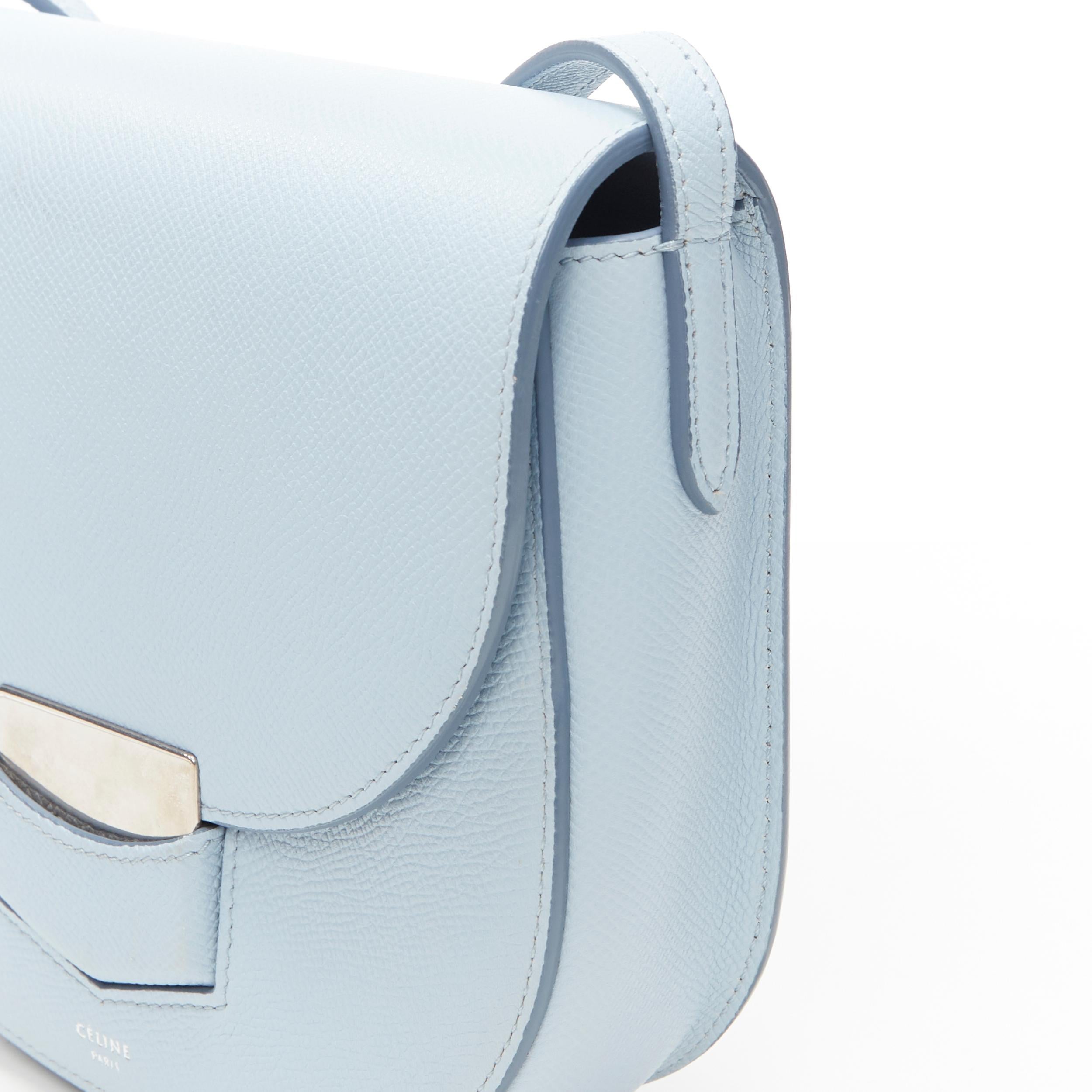 CELINE Trotteur piscina in pelle blu chiaro con patta frontale e base arrotondata  borsa a tracolla 3