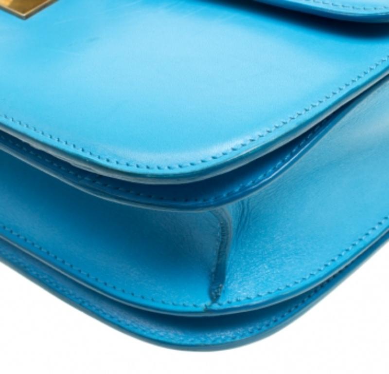 Sac à bandoulière Classic Box moyen en cuir turquoise de Celine Pour femmes en vente