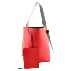Gedrehte Cabas-Tasche aus Kalbsleder, klein