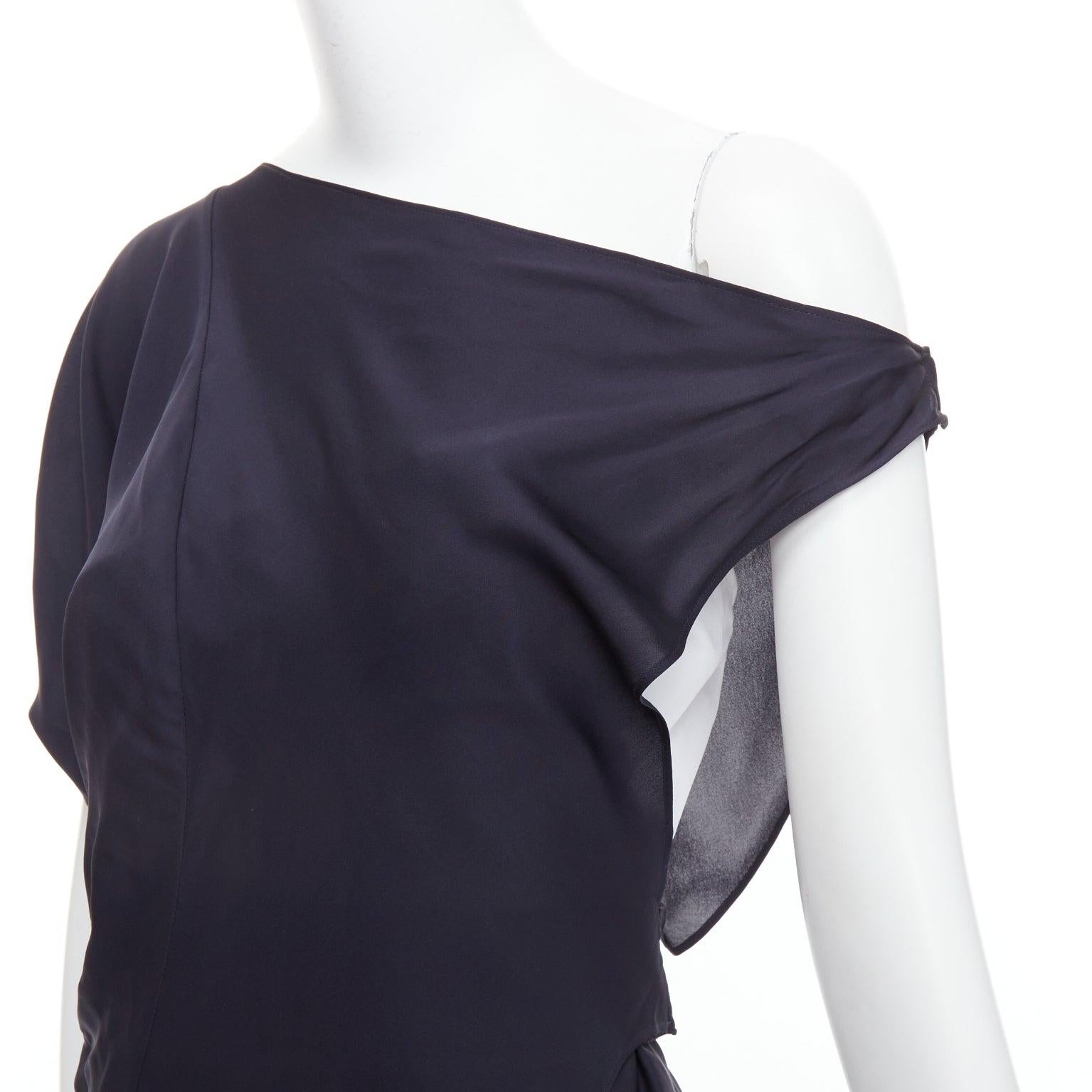 CELINE Vintage Vestido drapeado asimétrico con ribete de algodón 100% seda FR36 S
Referencia: MECG/A00144
Marca: Celine
Diseñador: Michael Kors
Material: Seda, algodón
Color: Blanco, Negro
Patrón: Sólido
Cierre: Botones a presión
Forro: Tejido
