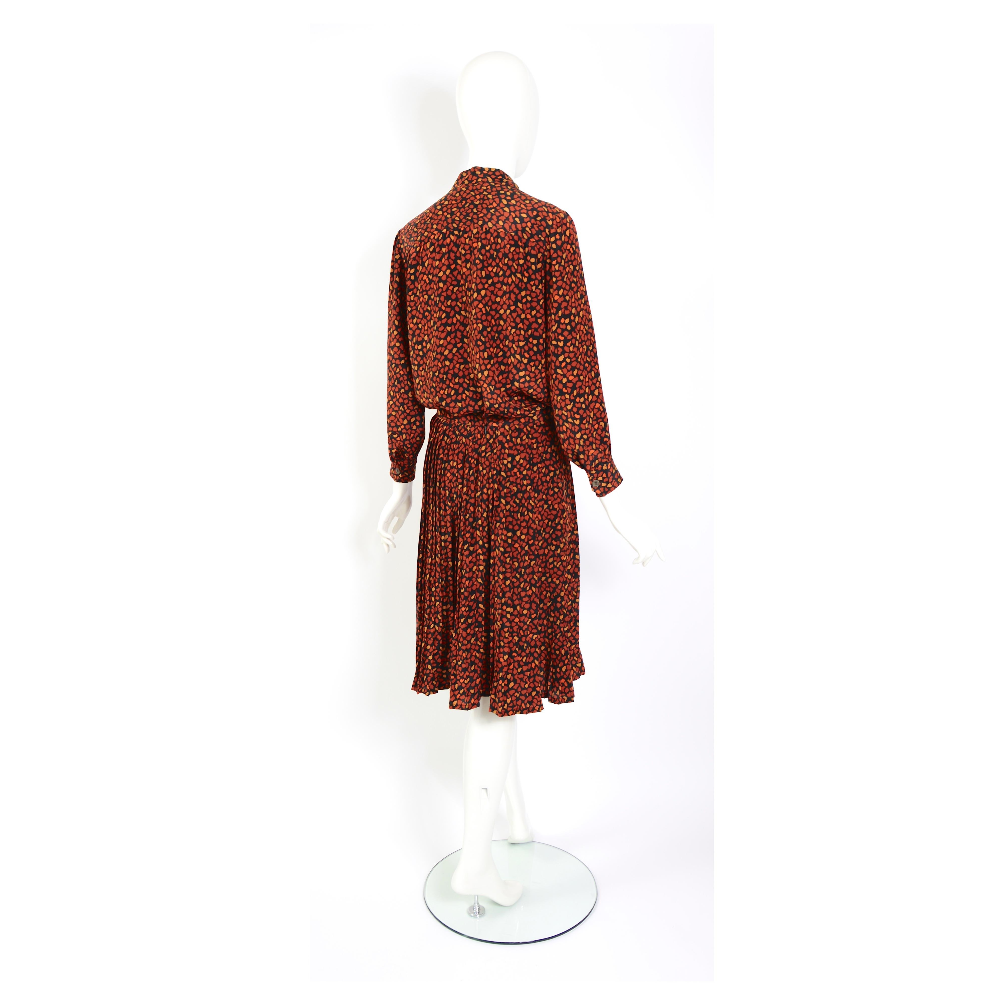 Céline vintage 1970s 100% silk printed matching blouse & skirt ensemble. For Sale 2