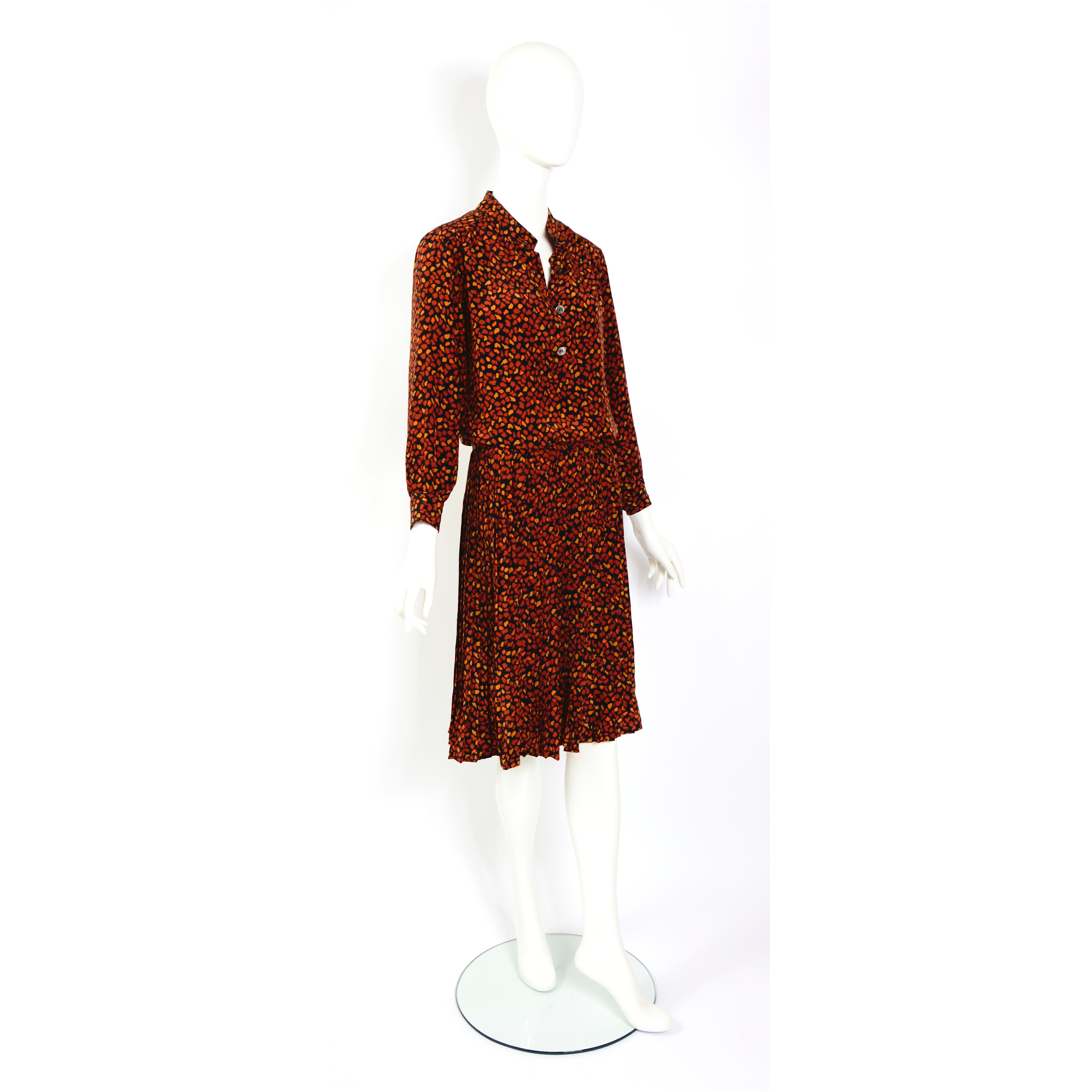 Céline vintage 1970s 100% silk printed matching blouse & skirt ensemble. For Sale 3