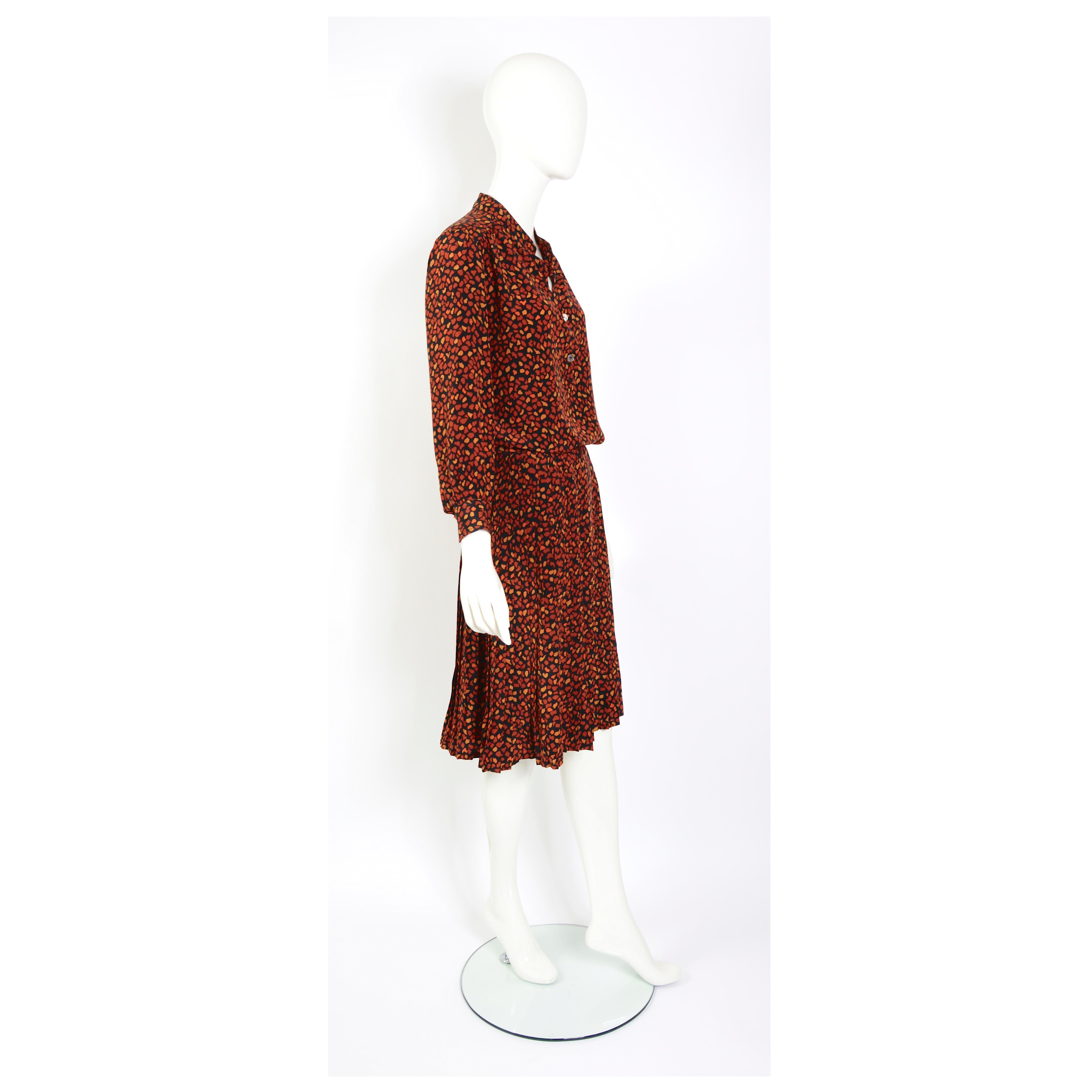 Céline vintage 1970s 100% silk printed matching blouse & skirt ensemble. For Sale 4