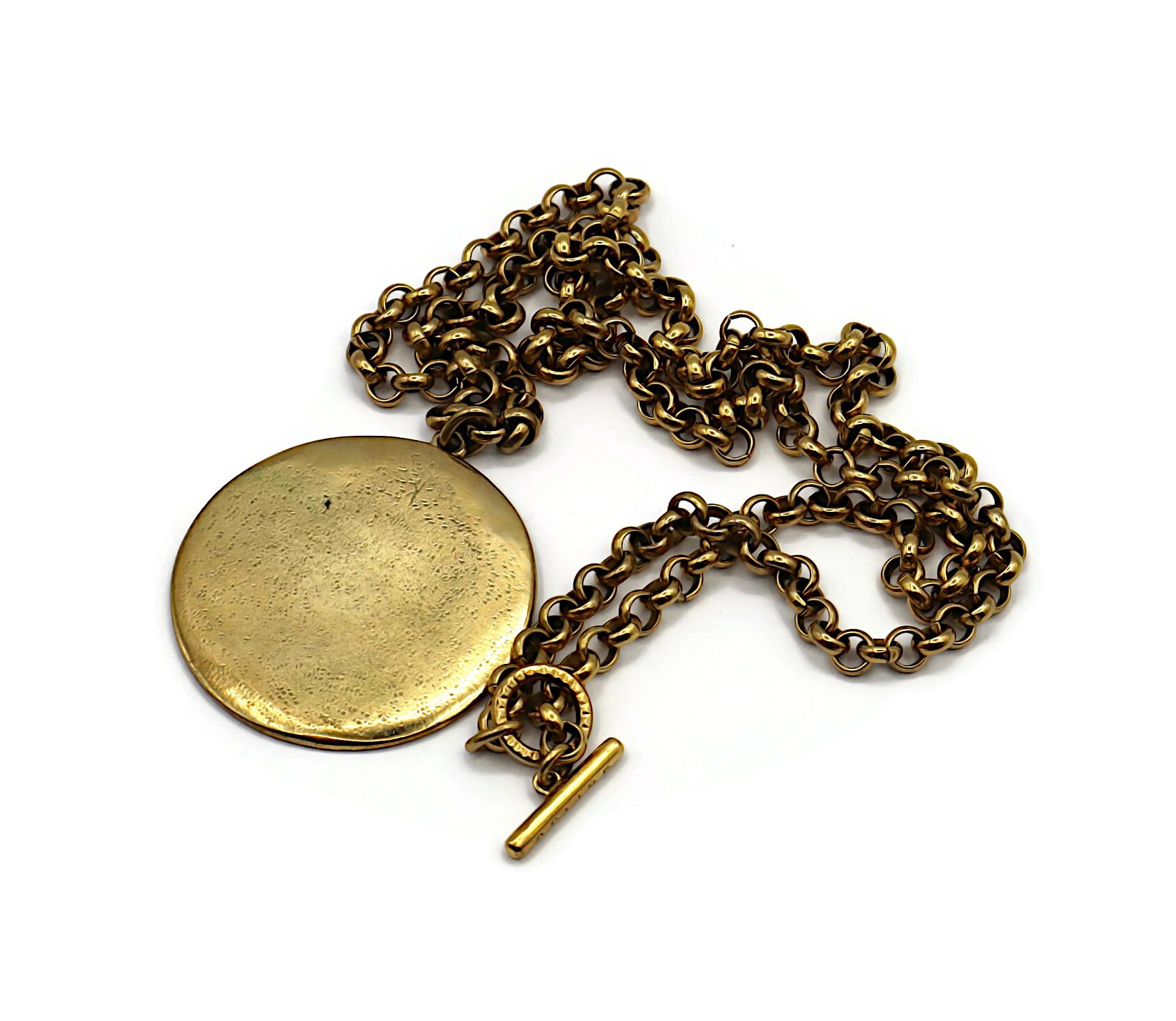 CELINE Collar Colgante Carruaje Vintage Tono Oro Antiguo en venta 12