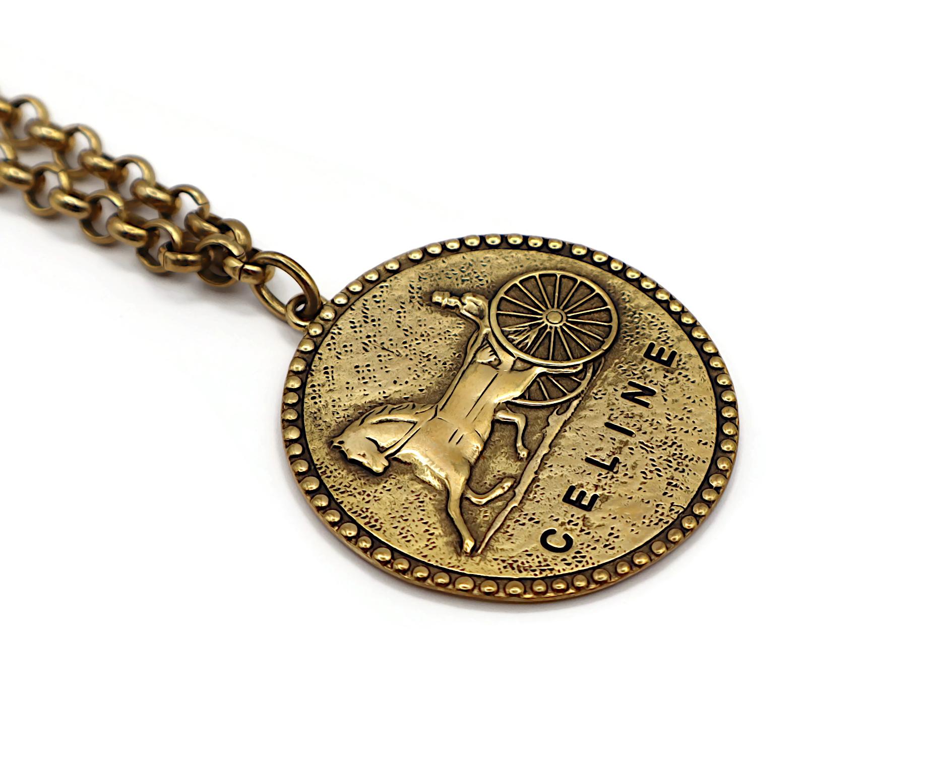 CELINE Collar Colgante Carruaje Vintage Tono Oro Antiguo en venta 5