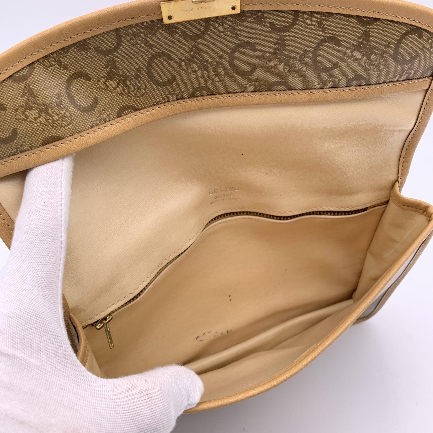 Celine Vintage Beige C Caleche Bolsa de embrague de lona de vinilo Monedero en venta 1