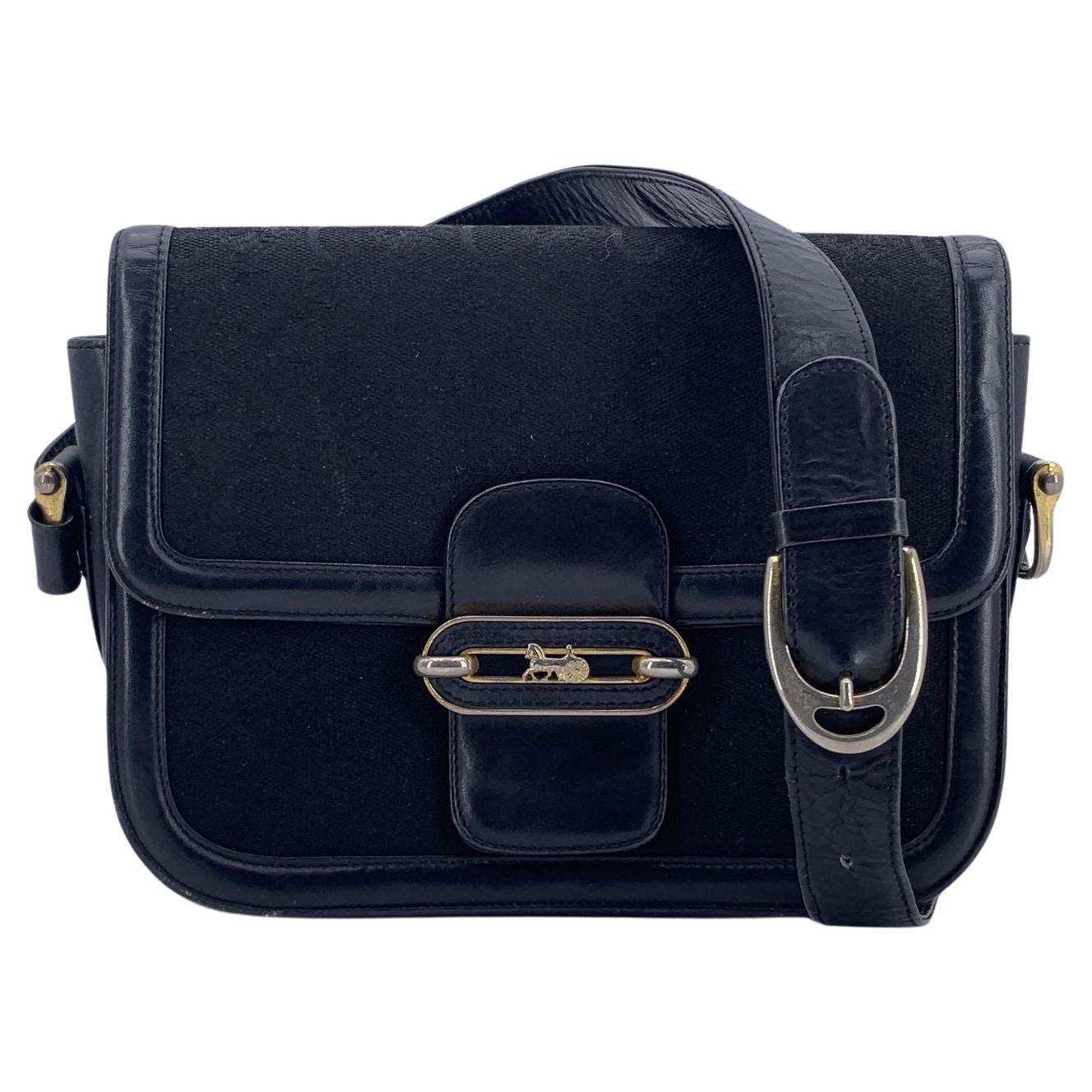 Bolso de hombro con solapa y caja de lona Celine Vintage Black C Carriage en venta