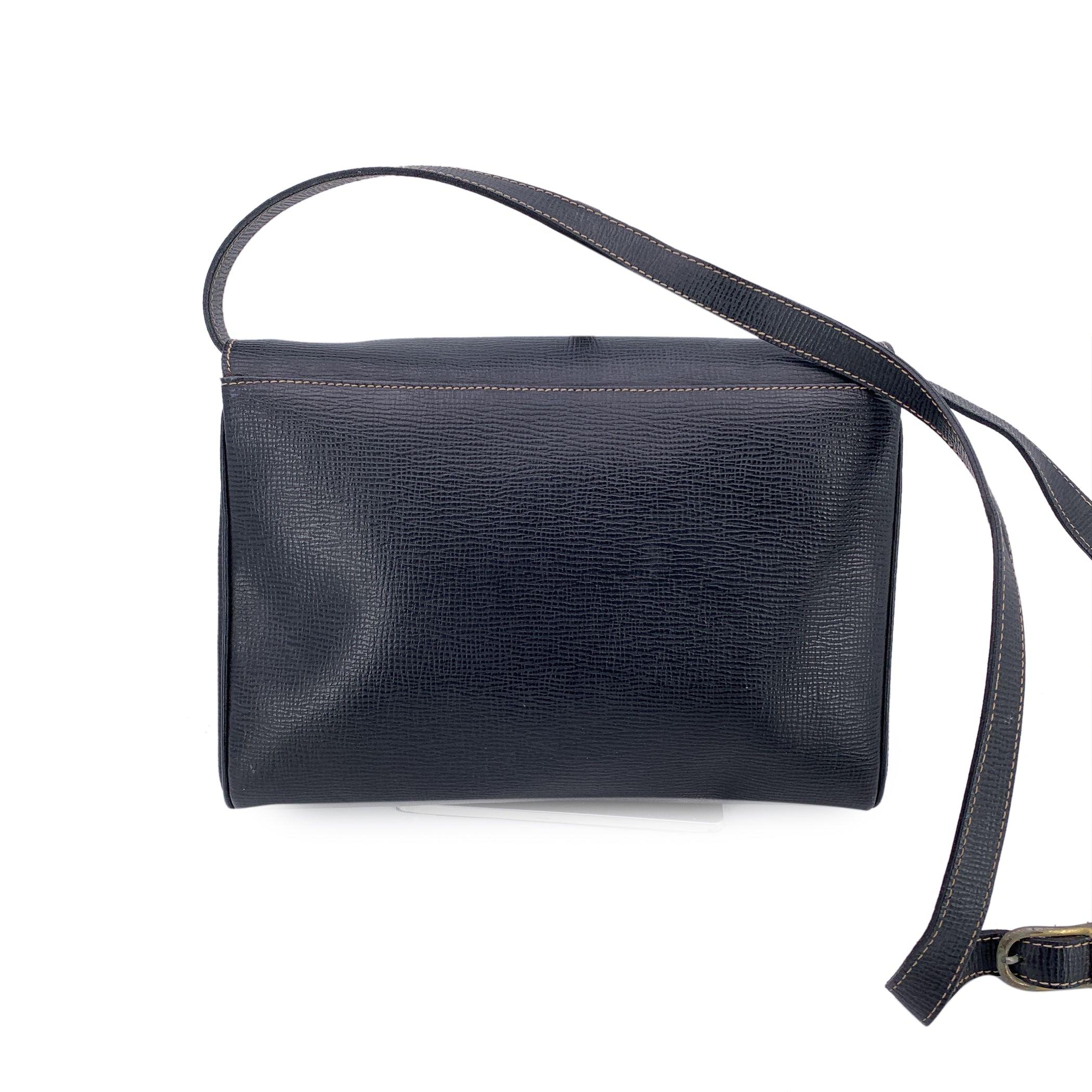 Celine Vintage Black Leather Ring Convertible Shoulder Bag In Good Condition For Sale In Rome, Rome