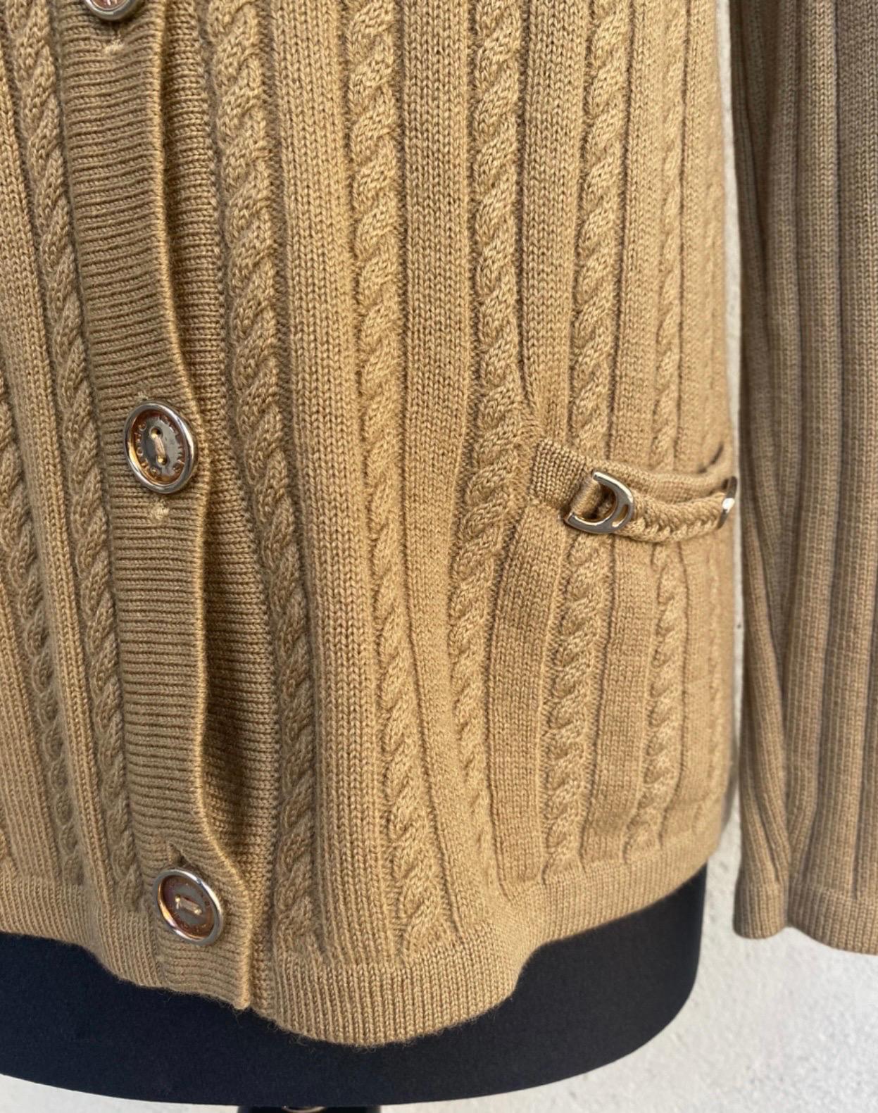 Celine vintage cardigan. 
In camel-colored wool. 
Featuring buttons and steel hardware.
Italian size 44.
measurements:
shoulders 39 cm
bust 44 cm
length 58 cm
sleeve 56 cm
excellent general conditions