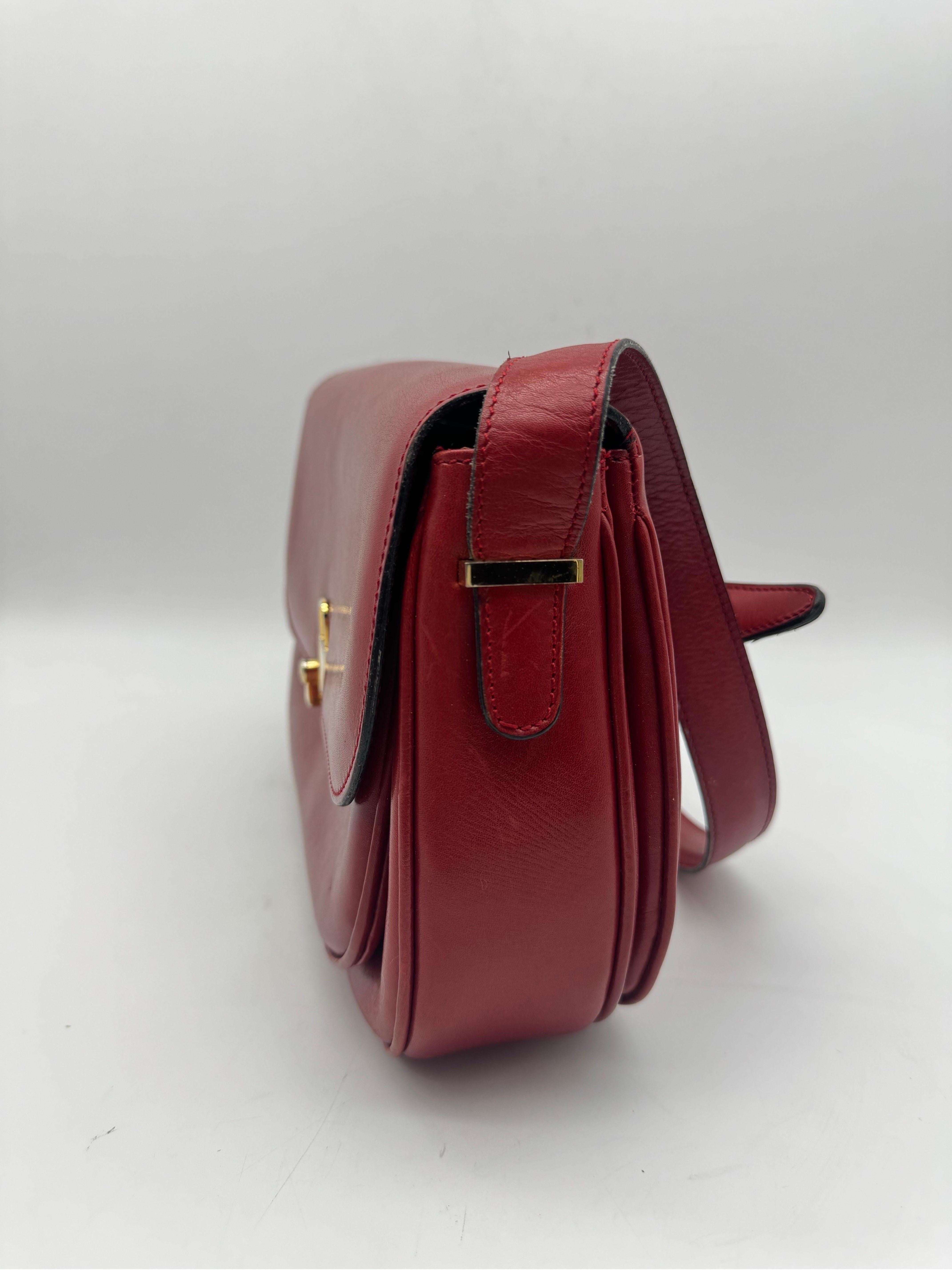 Bolso Céline VINTAGE CELINE CLASSIC BANDOULIERE  cuero rojo en Bueno Estado en 10707, DE