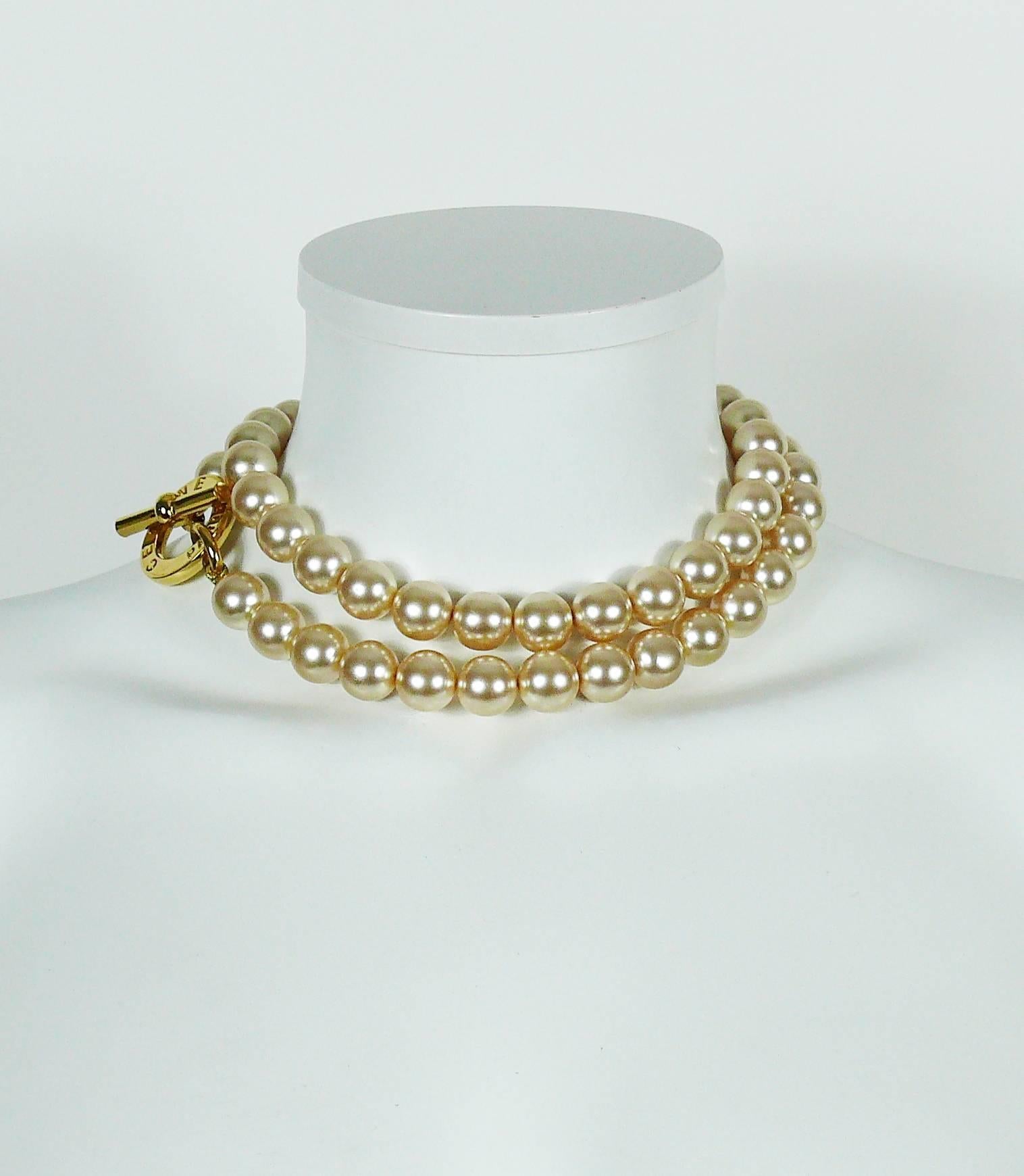 Celine Vintage Long Pearl Necklace Belt In Excellent Condition In Nice, FR