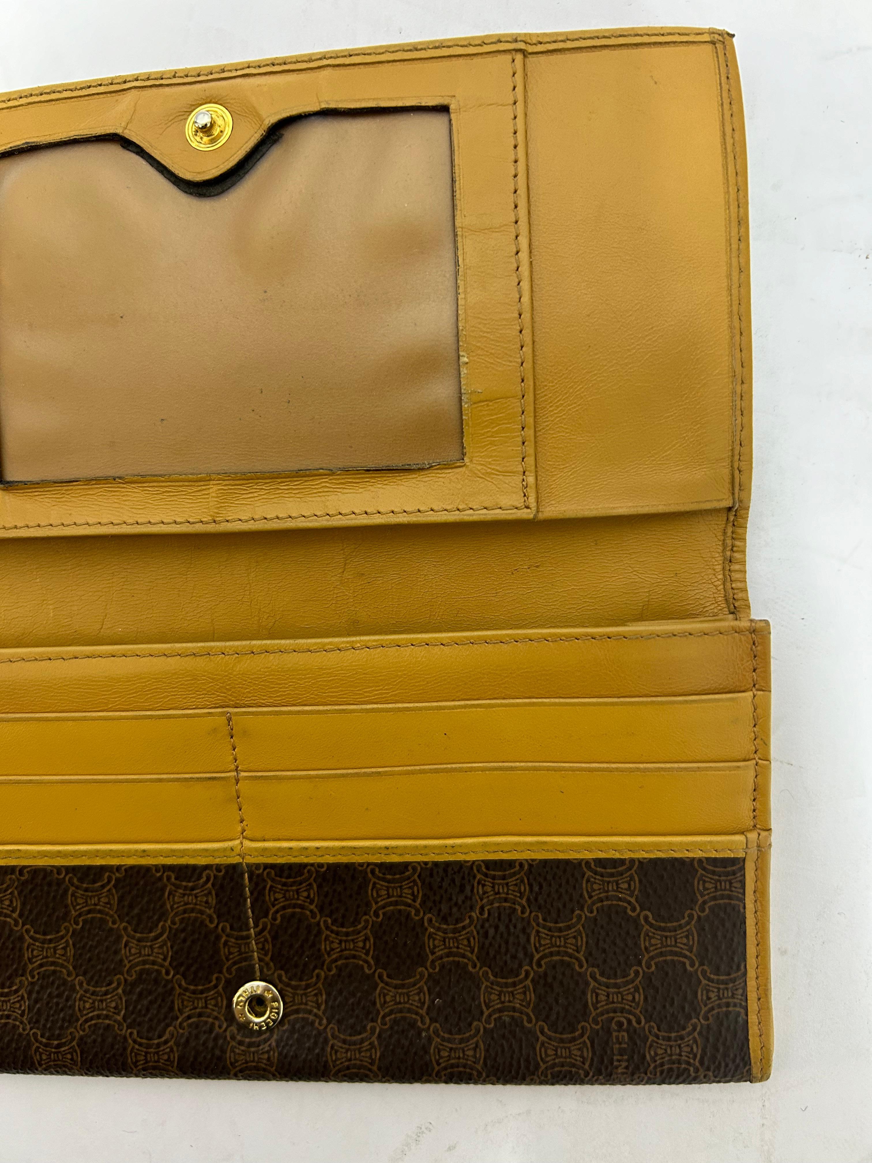 Women's Celine Vintage Printed Continental Wallet For Sale