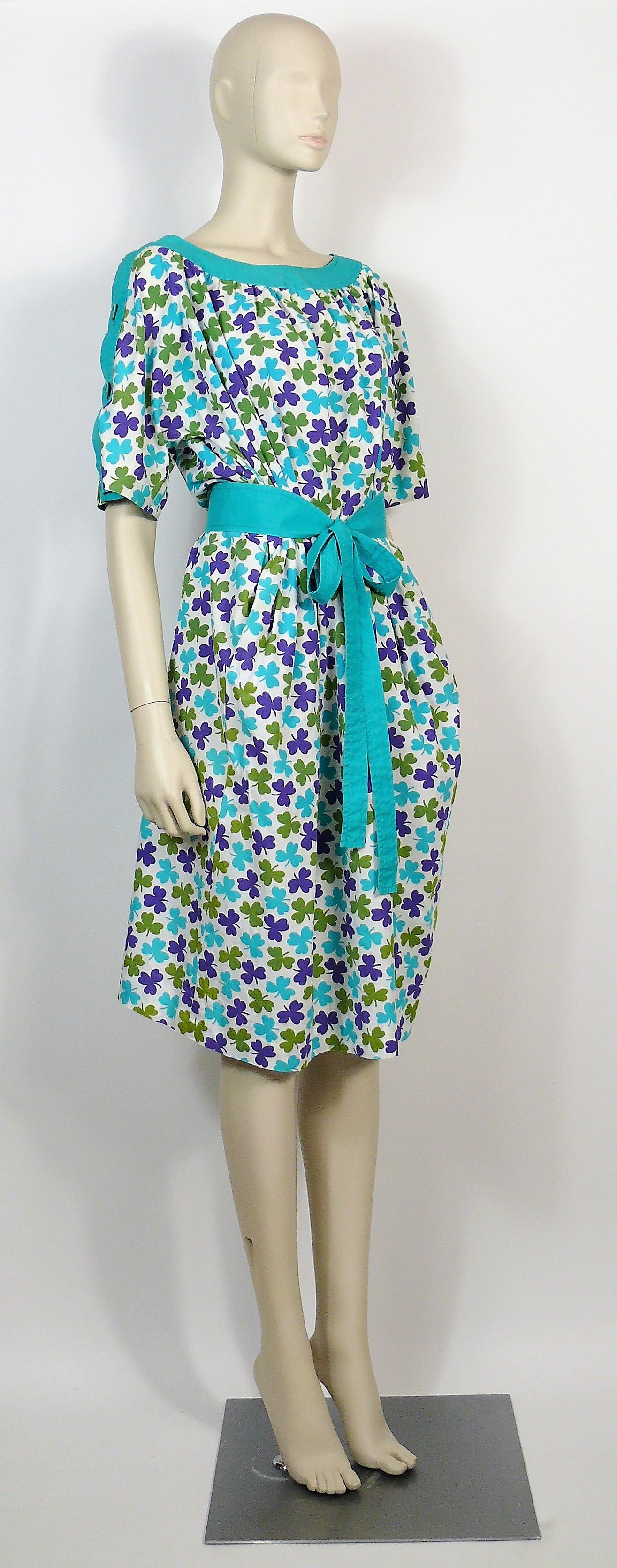 CELINE vintage shamrock print cotton tie-belt day dress.

This dress features :
- Loose fit.
- Wide neckline.
- Button shoulder at both sides.
- Side pockets.
- Matching belt.
- Unlined.

Can be worn without the belt as a loose summer dress.

Label