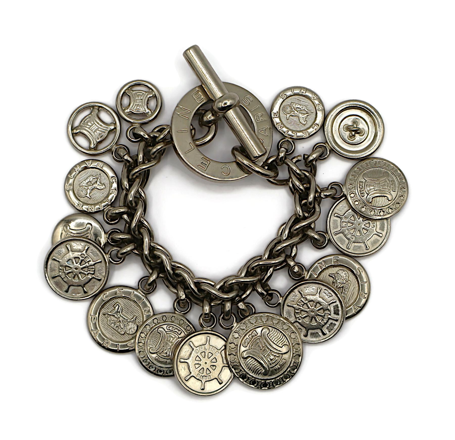 CELINE Bracciale vintage con medaglione di monete in tonalità argento con charm a catena A Link In condizioni buone in vendita a Nice, FR