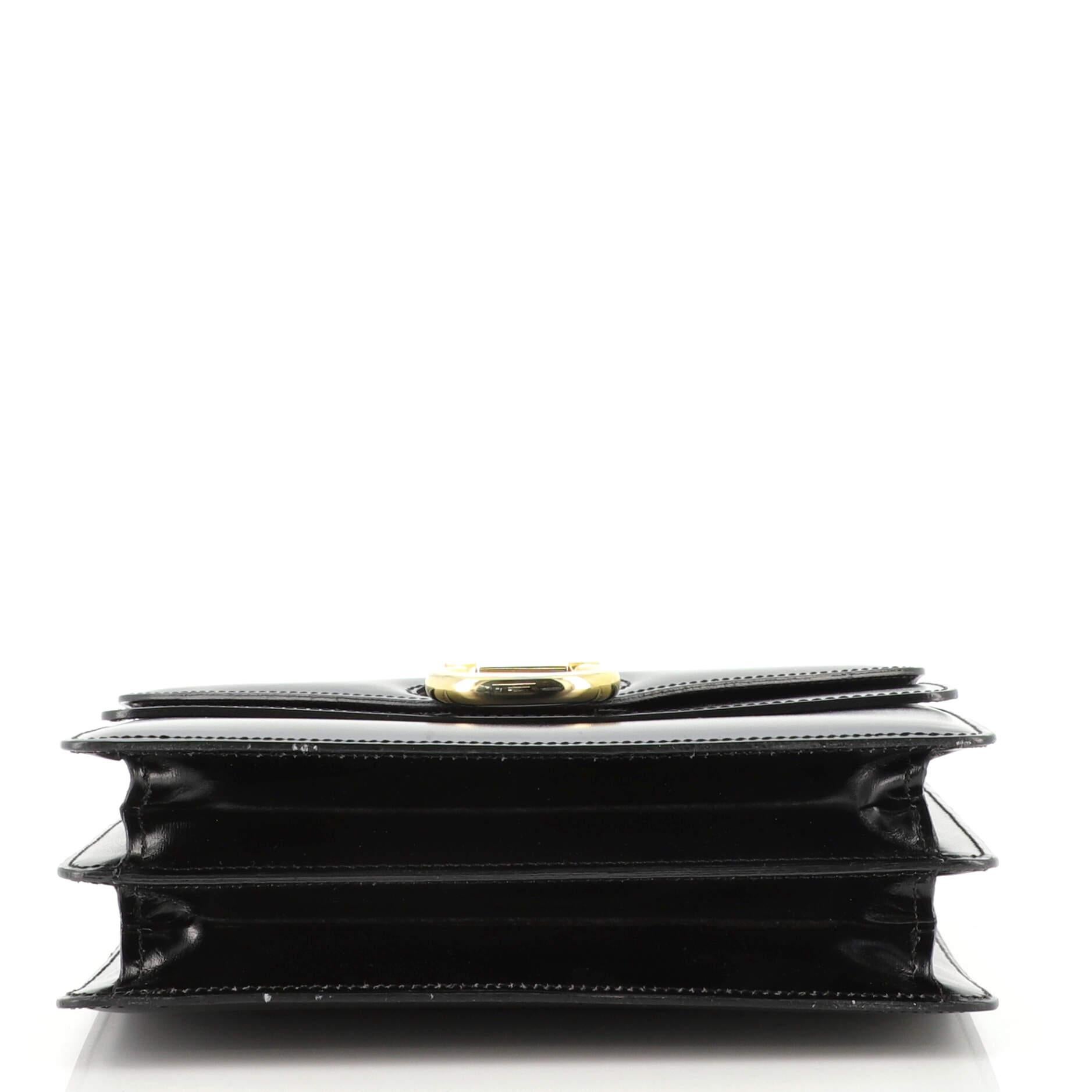 Sac Céline Vintage à poignée supérieure en cuir émaillé petit modèle Bon état à NY, NY