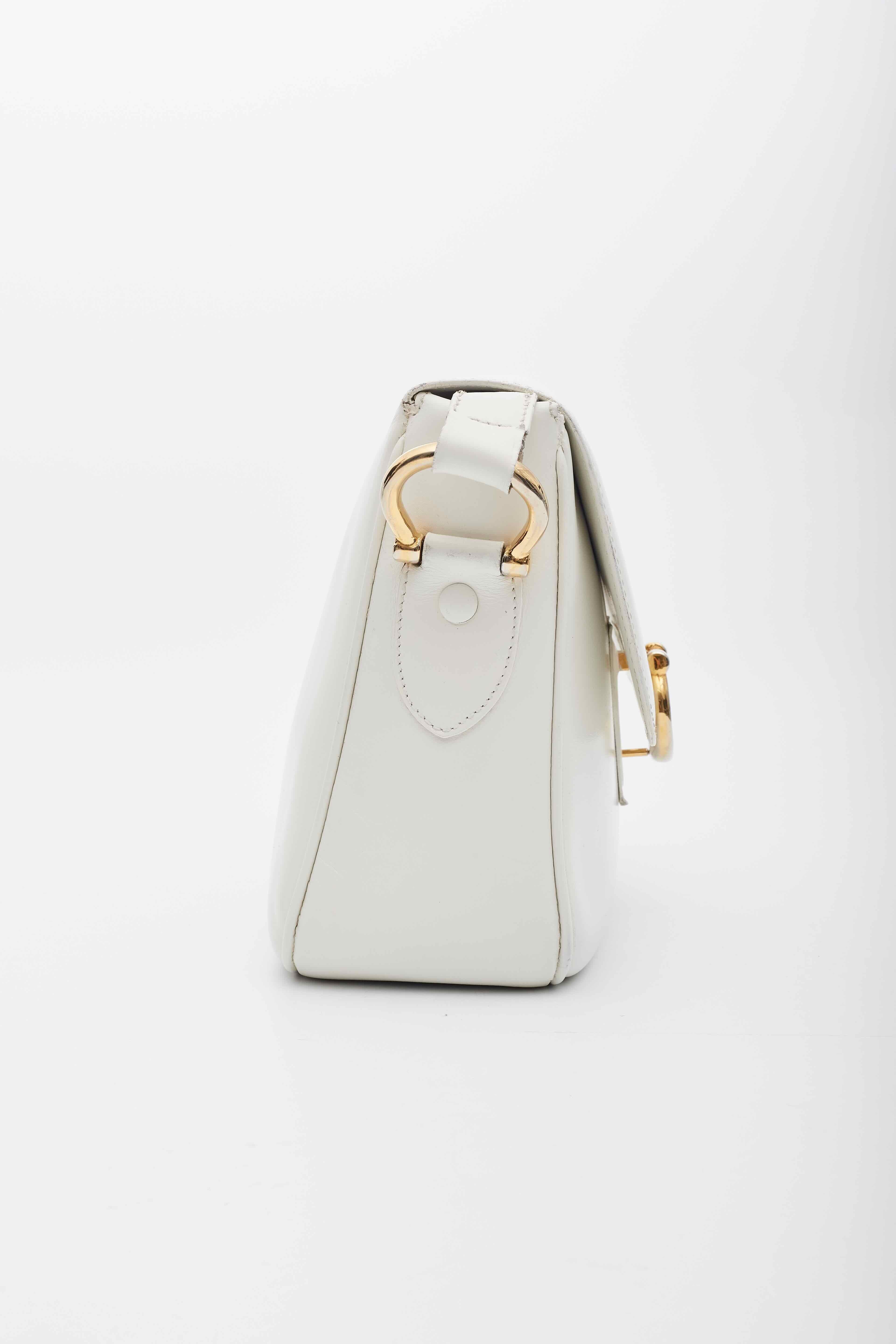 Women's Celine Vintage White Leather Shoulder Bag For Sale