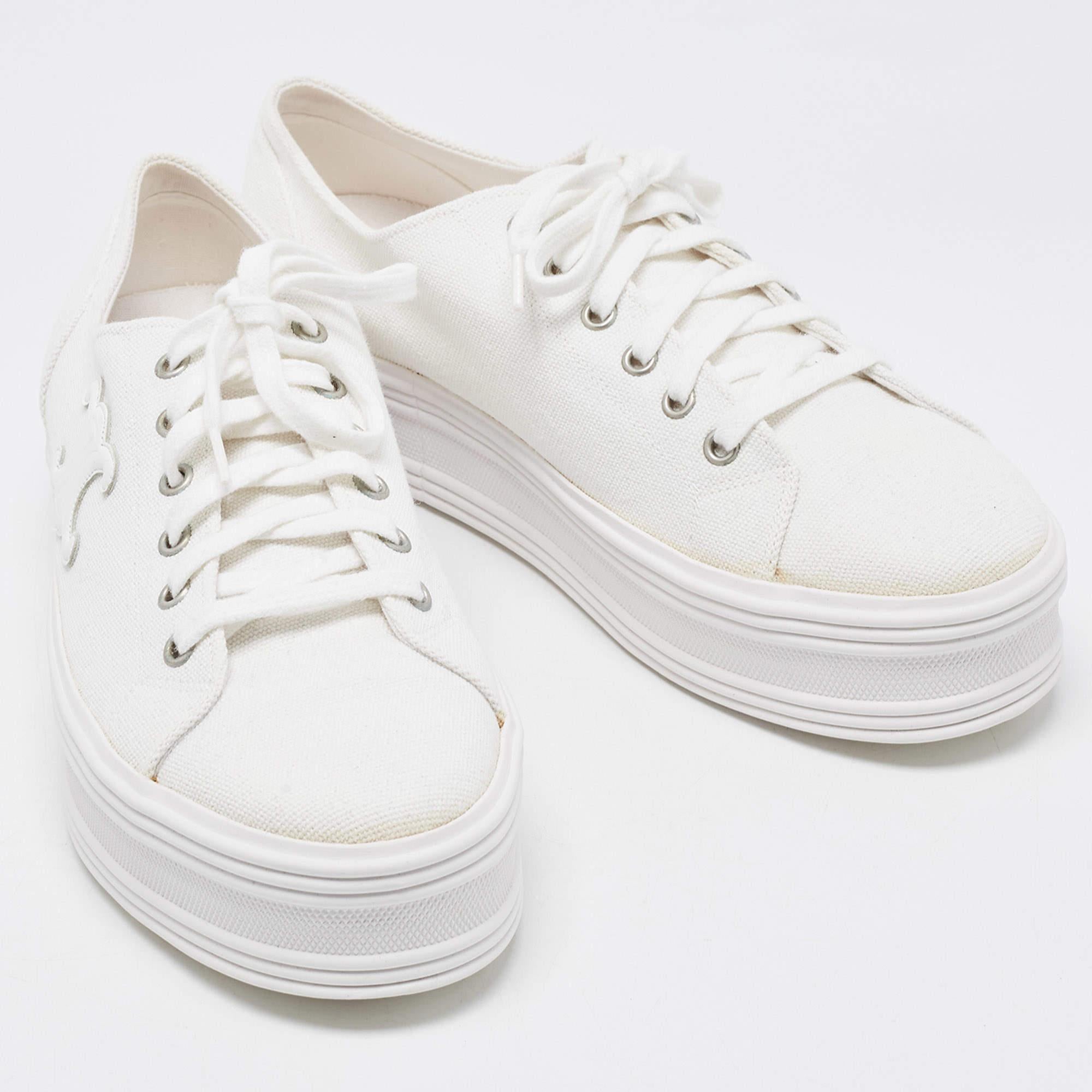 Celine White Canvas Jane Low Top Platform Sneakers Size 42 In New Condition In Dubai, Al Qouz 2