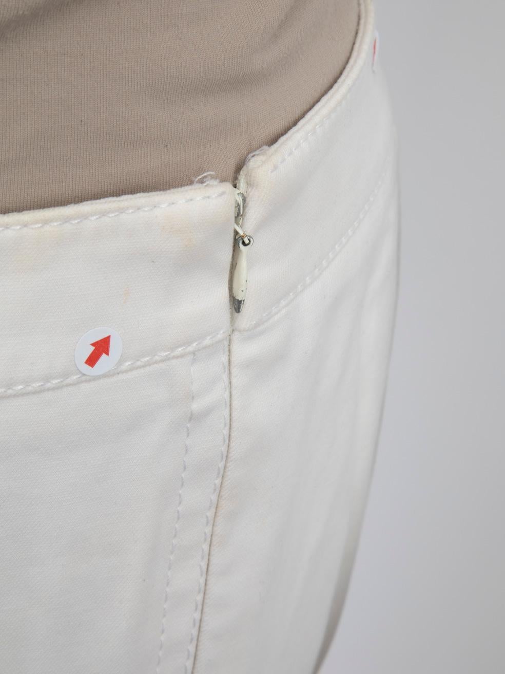 Céline Pantalones cortos blancos con detalle de cadena Talla L en venta 2