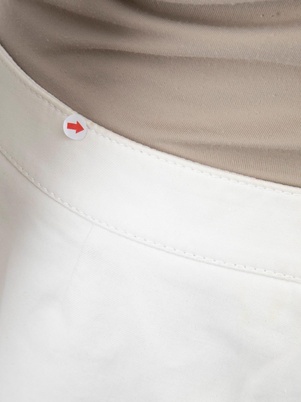 Céline Pantalones cortos blancos con detalle de cadena Talla L en venta 3