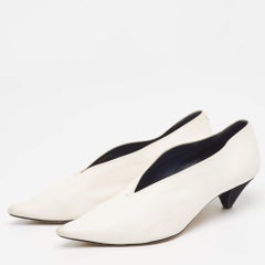 Celine Weiße Leder-Pumps mit V-Ausschnitt und spitzer Zehe Größe 37