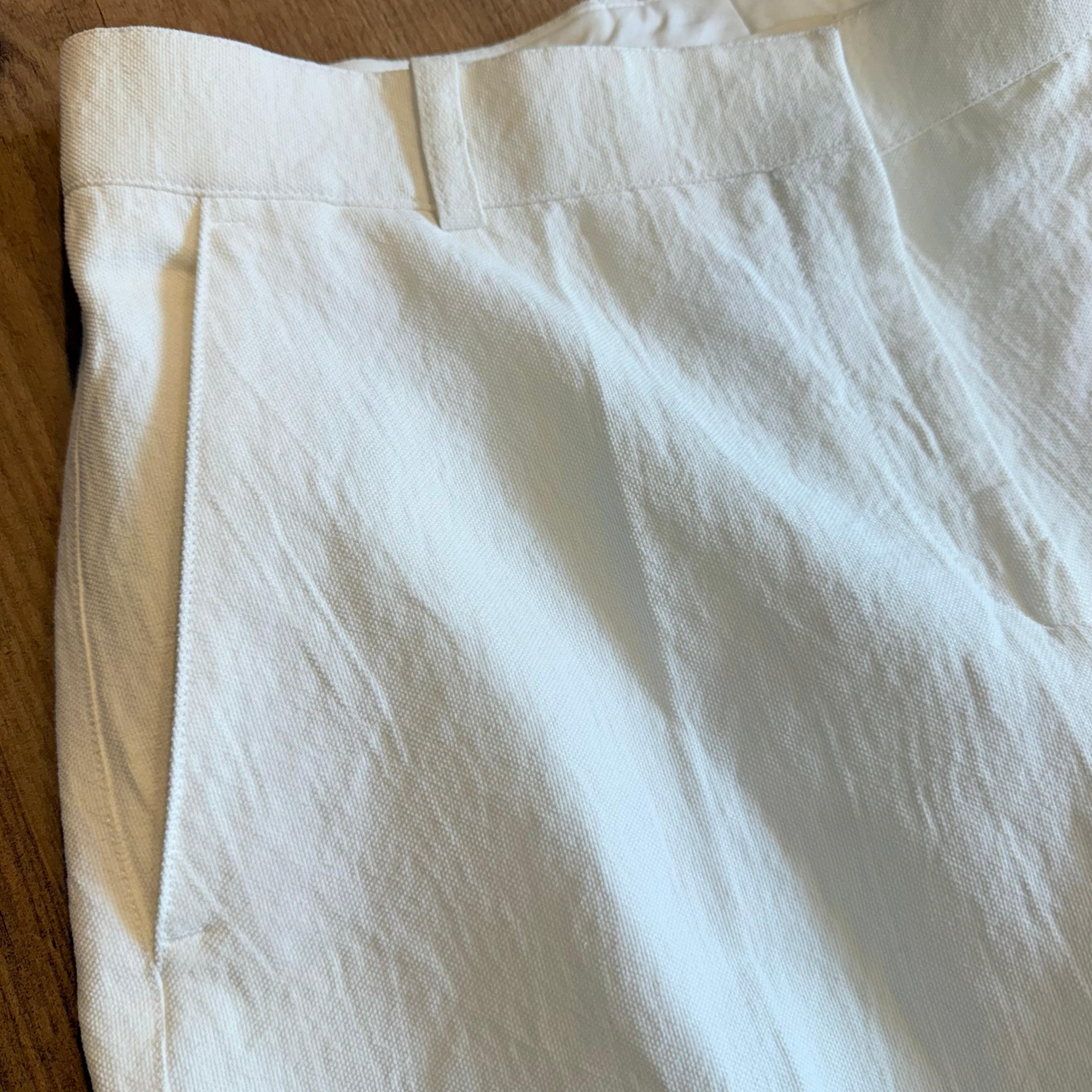 Pantaloni grandi Celine
Lino (62%), viscosa (36%) ed elastam
Colore bianco
Tre tasche
Vita cm 42 (16,5 pollici)
Lunghezza cm 96 (37,7 pollici)
Spedizione espressa in tutto il mondo inclusa nel prezzo!