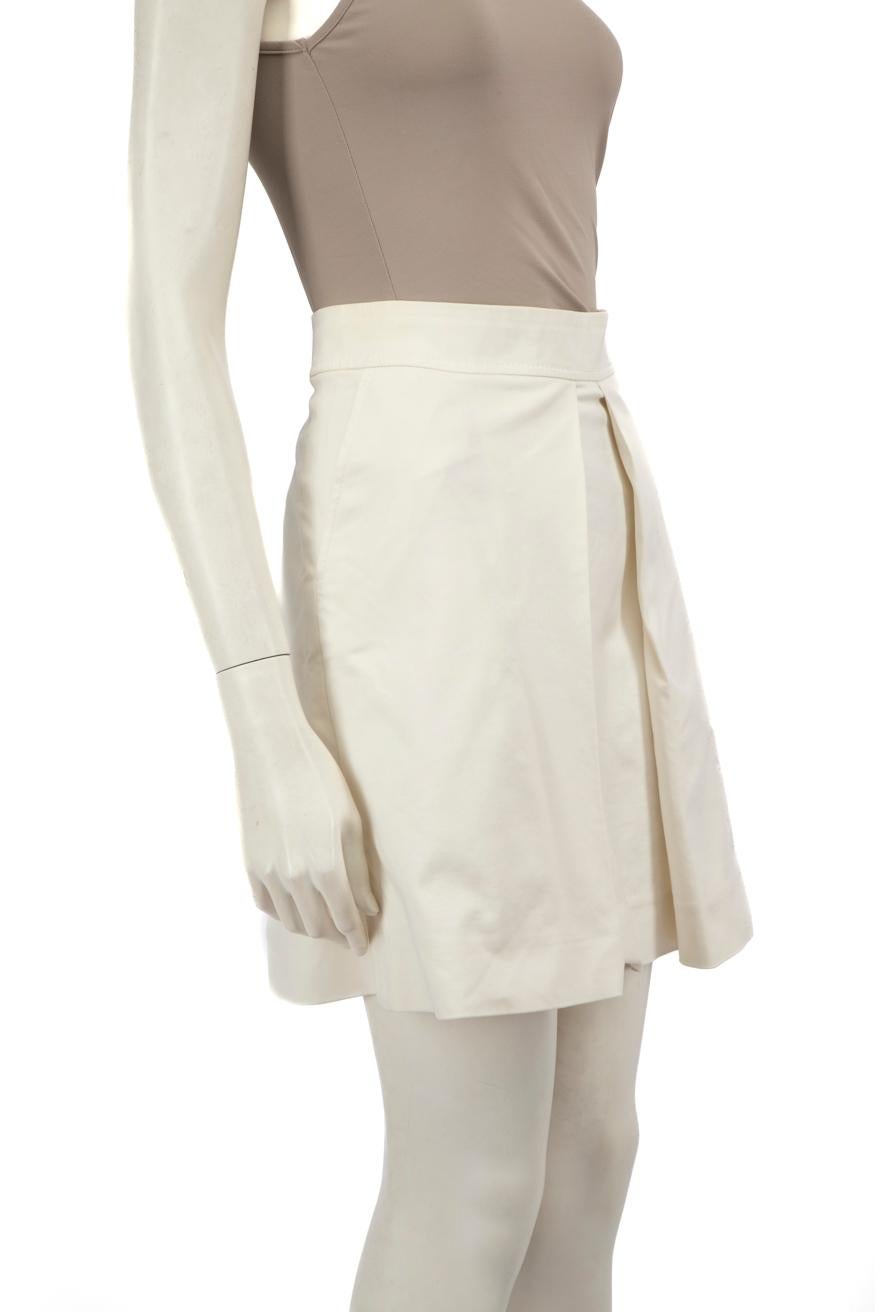 CONDITION is Very good. Minimal wear to skirt is evident. Light discolouration around the waistband, especially to the front left, rear left and rear centre on this used Céline designer resale item.
 
 
 
 Details
 
 
 White
 
 Cotton
 
 Skirt
 
