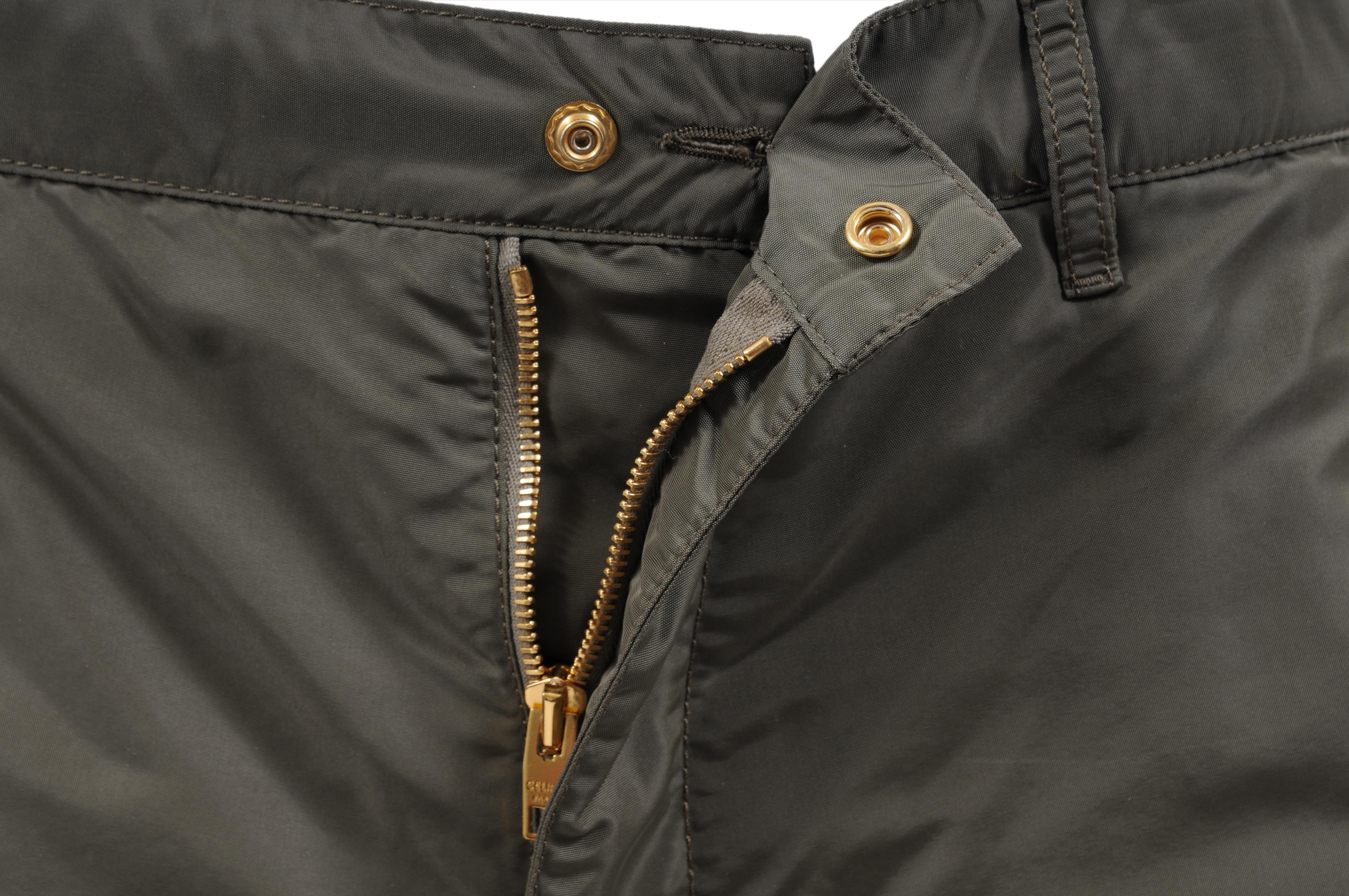 Celine Damen Cargohose Größe 40 US8 Grün Kaki Leichtes Nylon Gold Hardware im Angebot 5