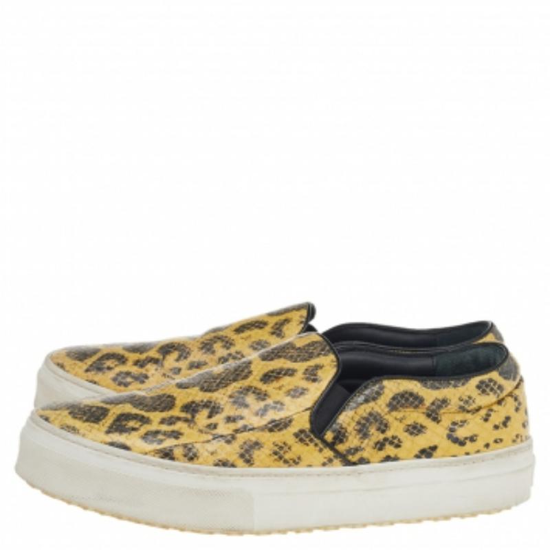 Zapatillas slip on de piel de serpiente amarilla/negra Celine talla 37 en venta 1