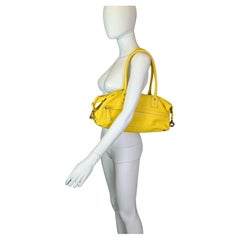 Celine Sac tonneau en cuir de veau jaune, sac à bandoulière
