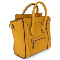 Bolso NANO LUGGAGE de CELINE, de piel amarilla con acabado granulado