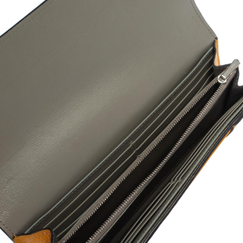Celine Yellow Leather Large Multifunction Flap Wallet In Good Condition In Dubai, Al Qouz 2