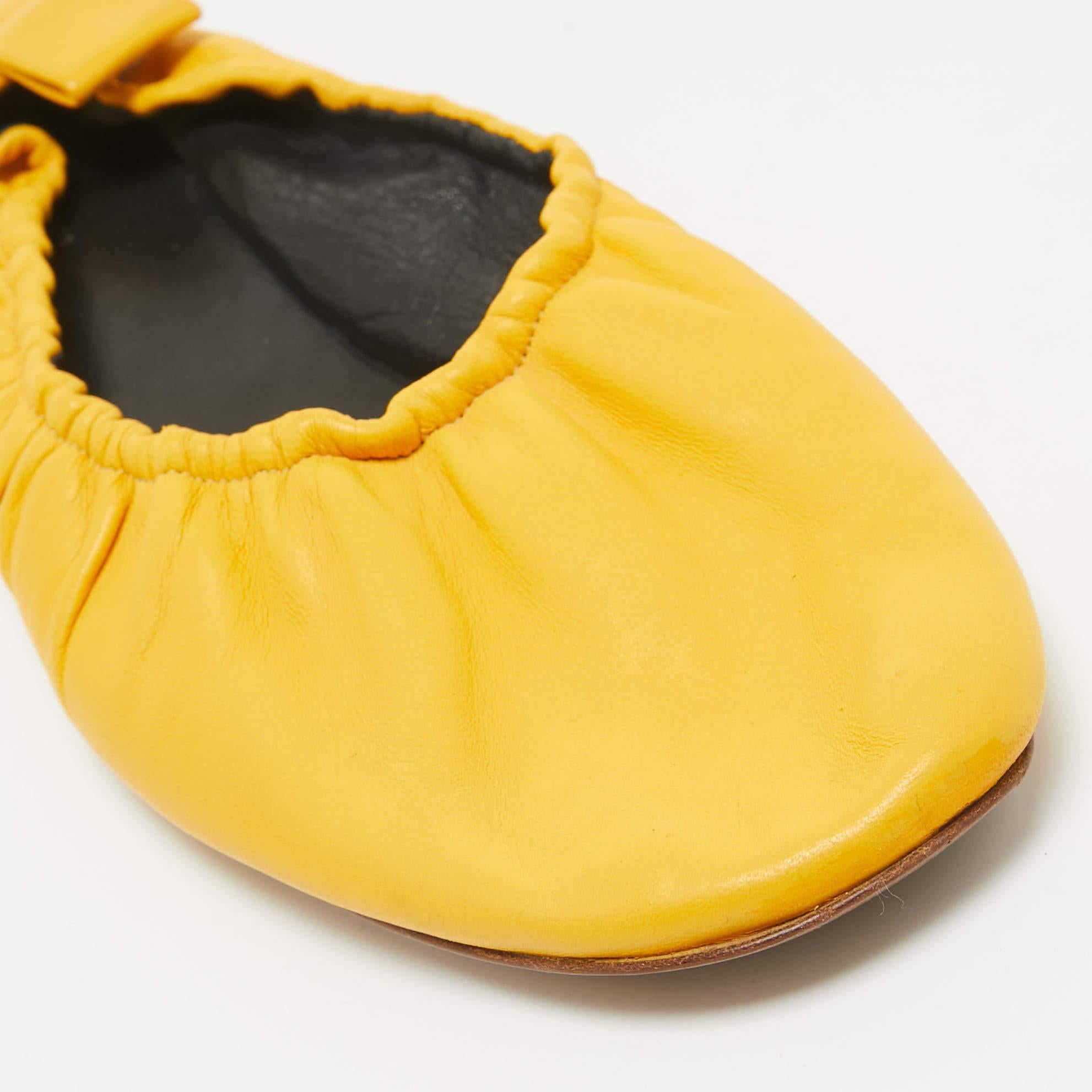 Celine Yellow Leather Scrunch Ballet Flats Size 38 For Sale 4