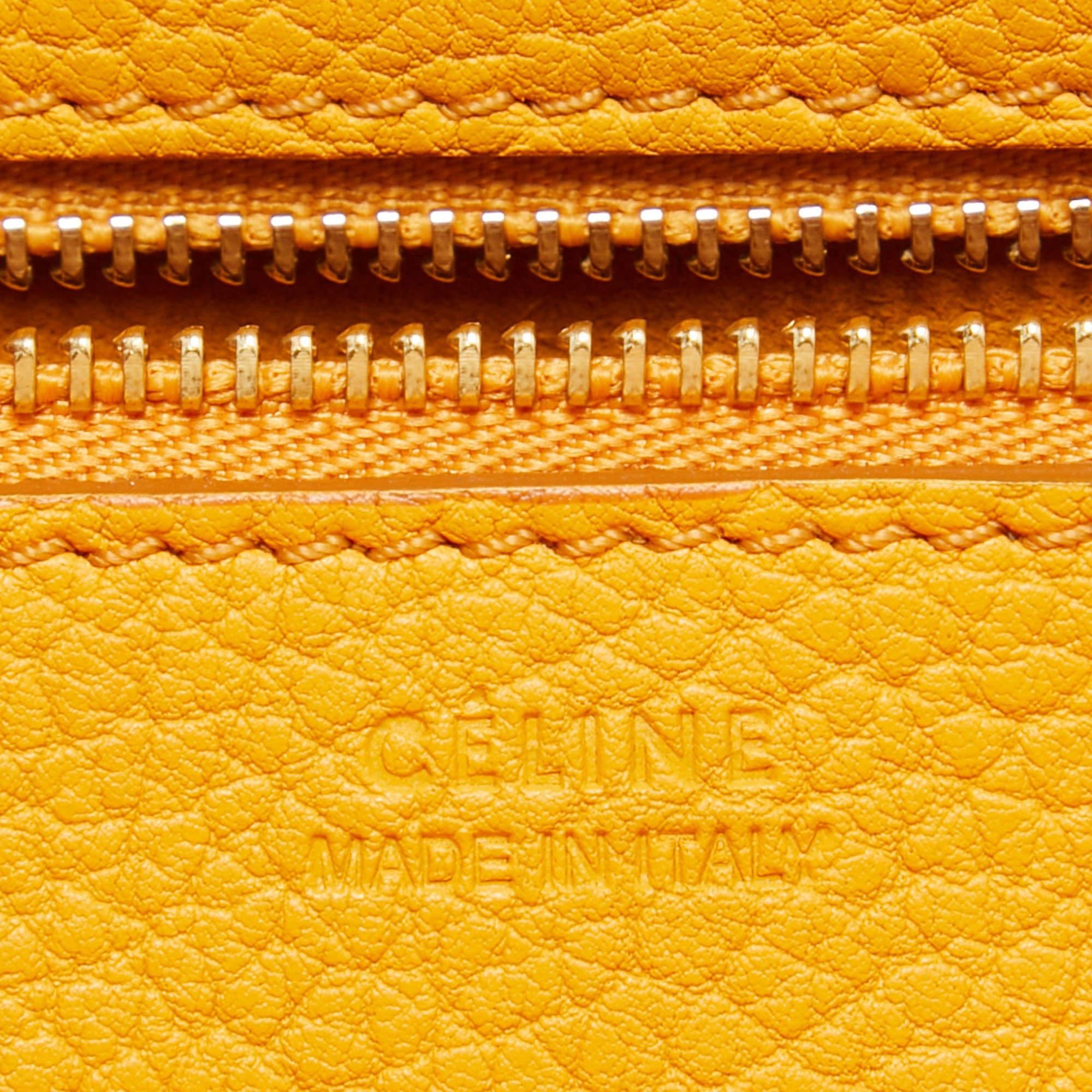 Petit sac à main en cuir jaune de Celine avec pochette Pour femmes en vente
