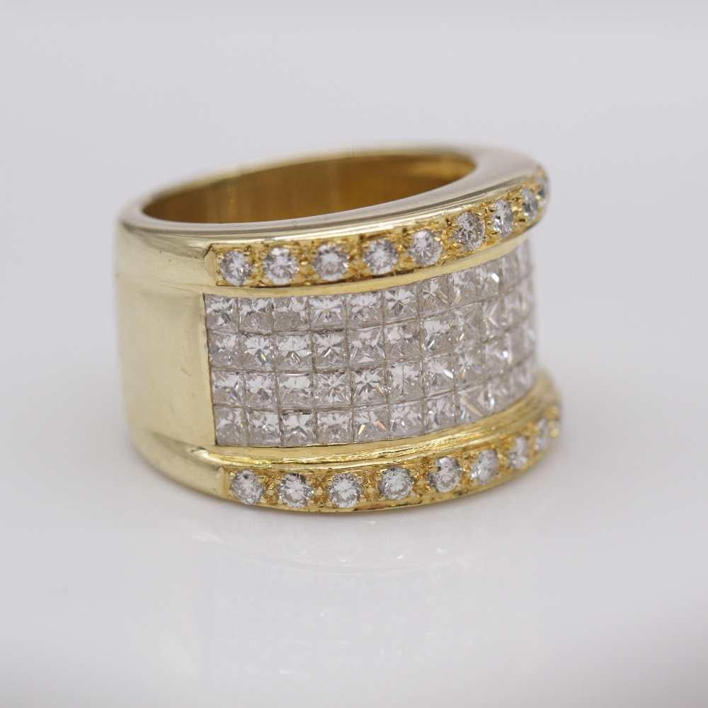 Taglio princess Anello CELION con diamanti in oro giallo 18 carati in vendita
