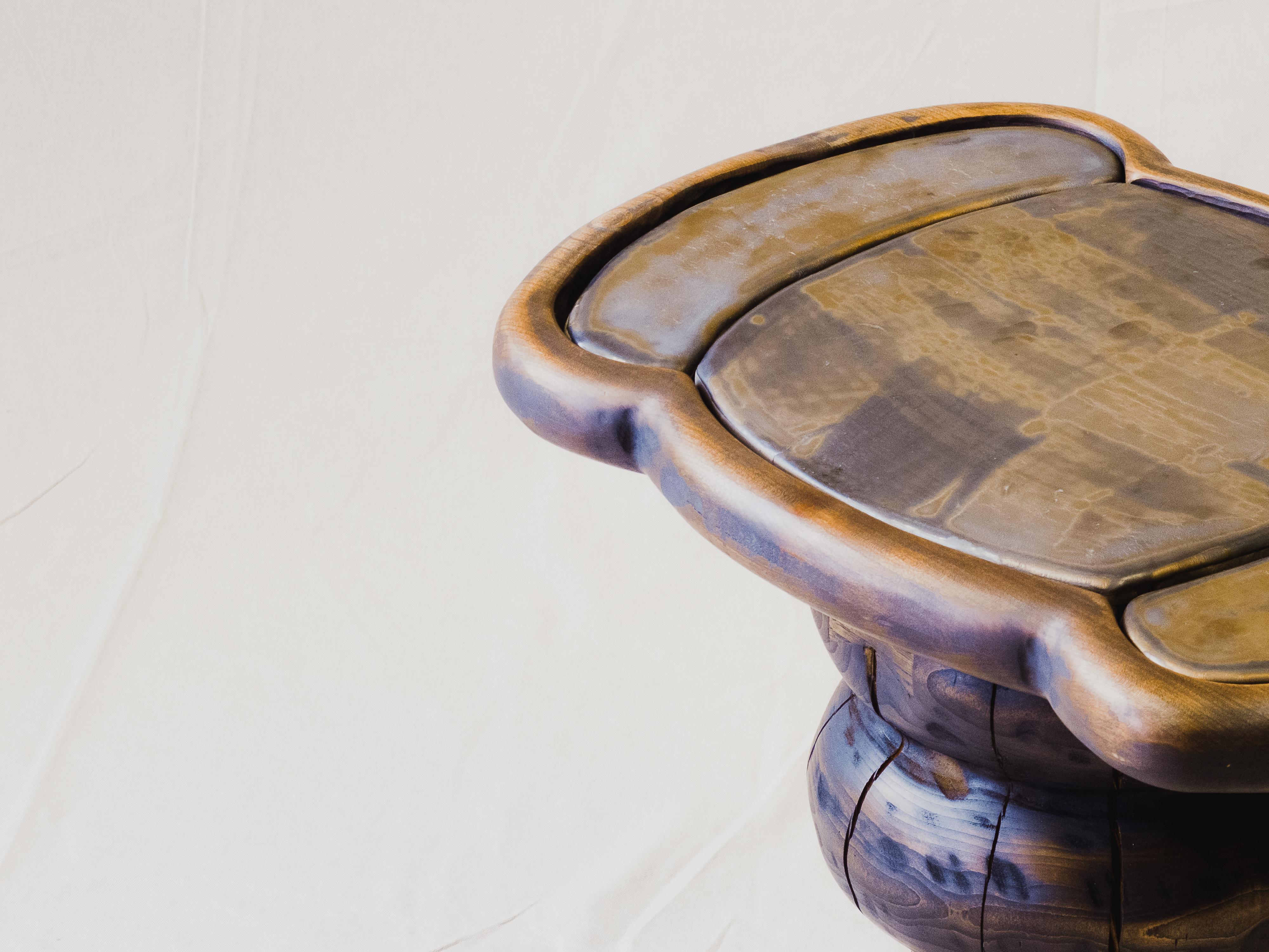 Autre Table de chevet européenne massif en cerisier Sunset Gold de Marco Calhau en vente