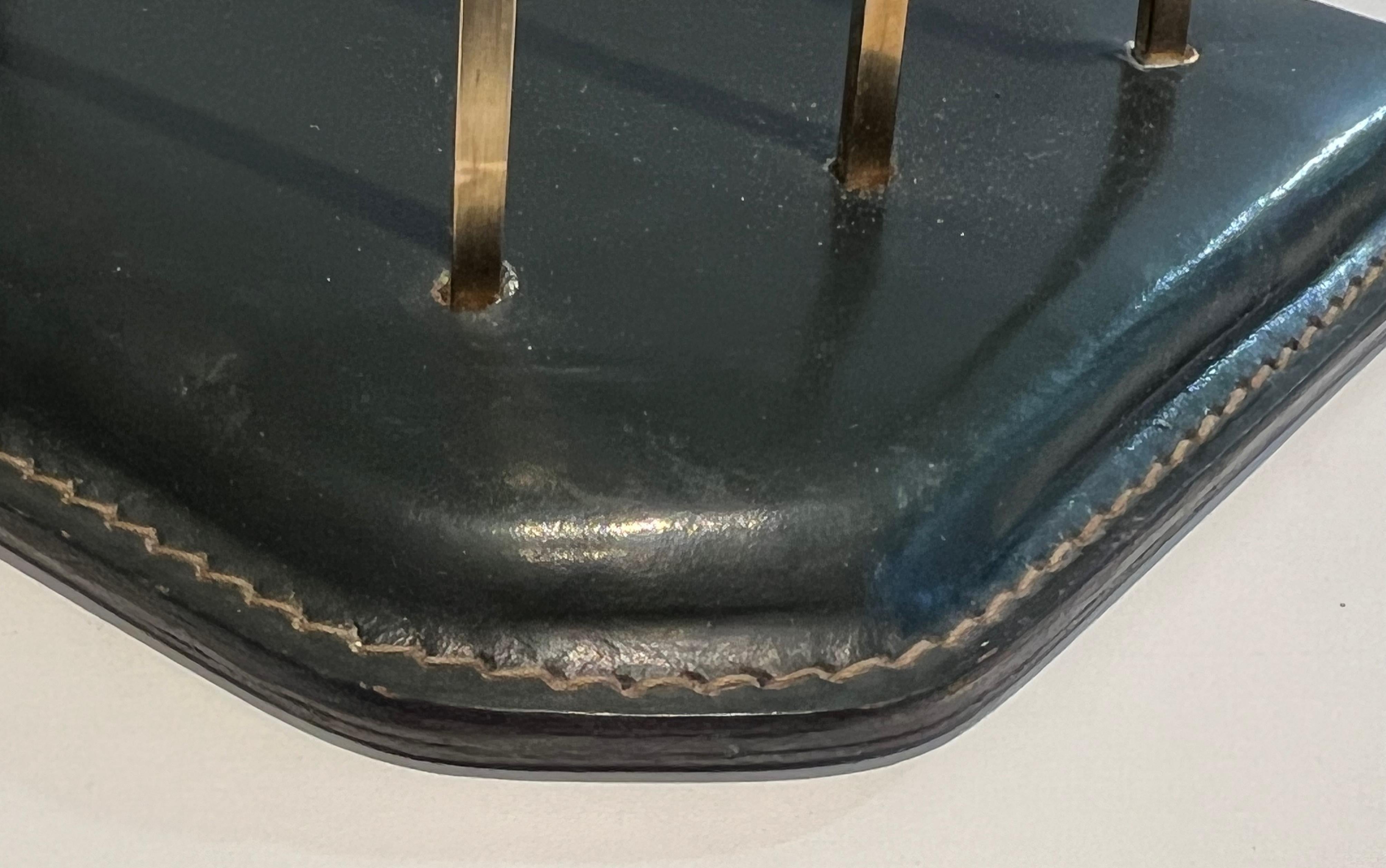 Cellar Gesteppte Leder Aktentasche. Französisches Werk im Stil von Jacques Adnet im Angebot 11