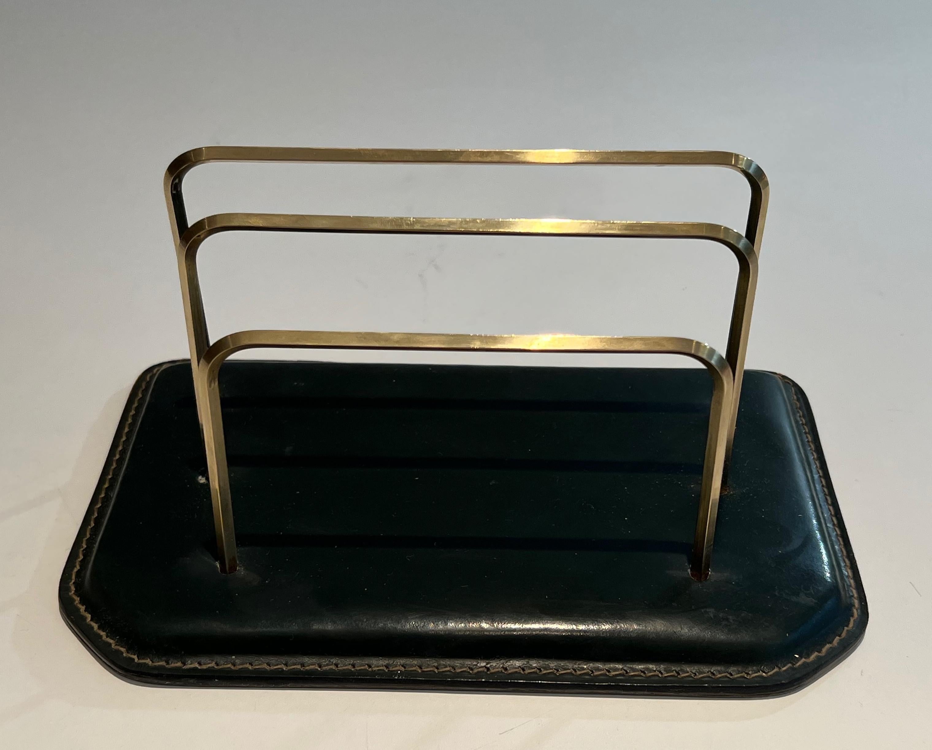 Cellar Gesteppte Leder Aktentasche. Französisches Werk im Stil von Jacques Adnet (Moderne der Mitte des Jahrhunderts) im Angebot