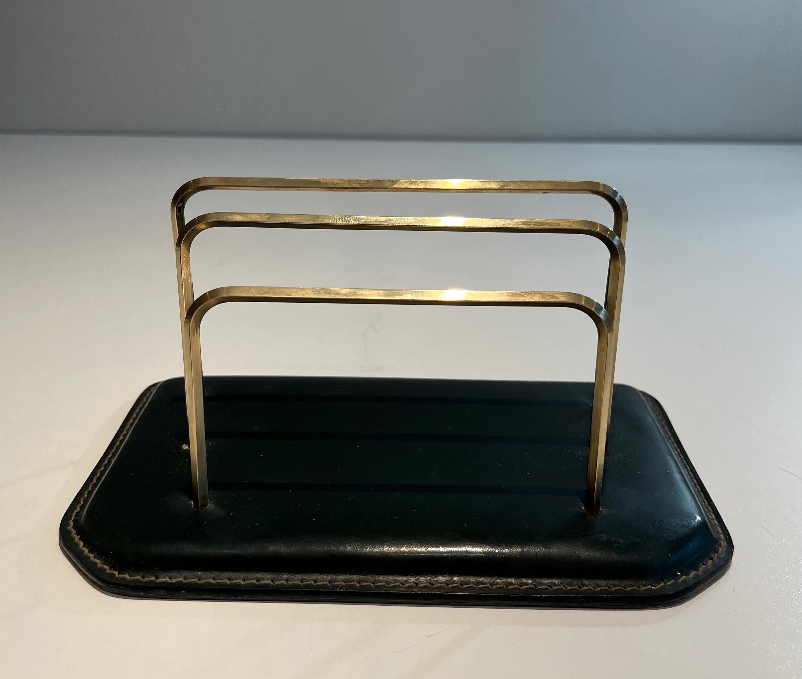 Cellar Gestepptes Leder-Schreibtisch-Set. Französisches Werk im Stil von Jacques Adnet im Angebot 4