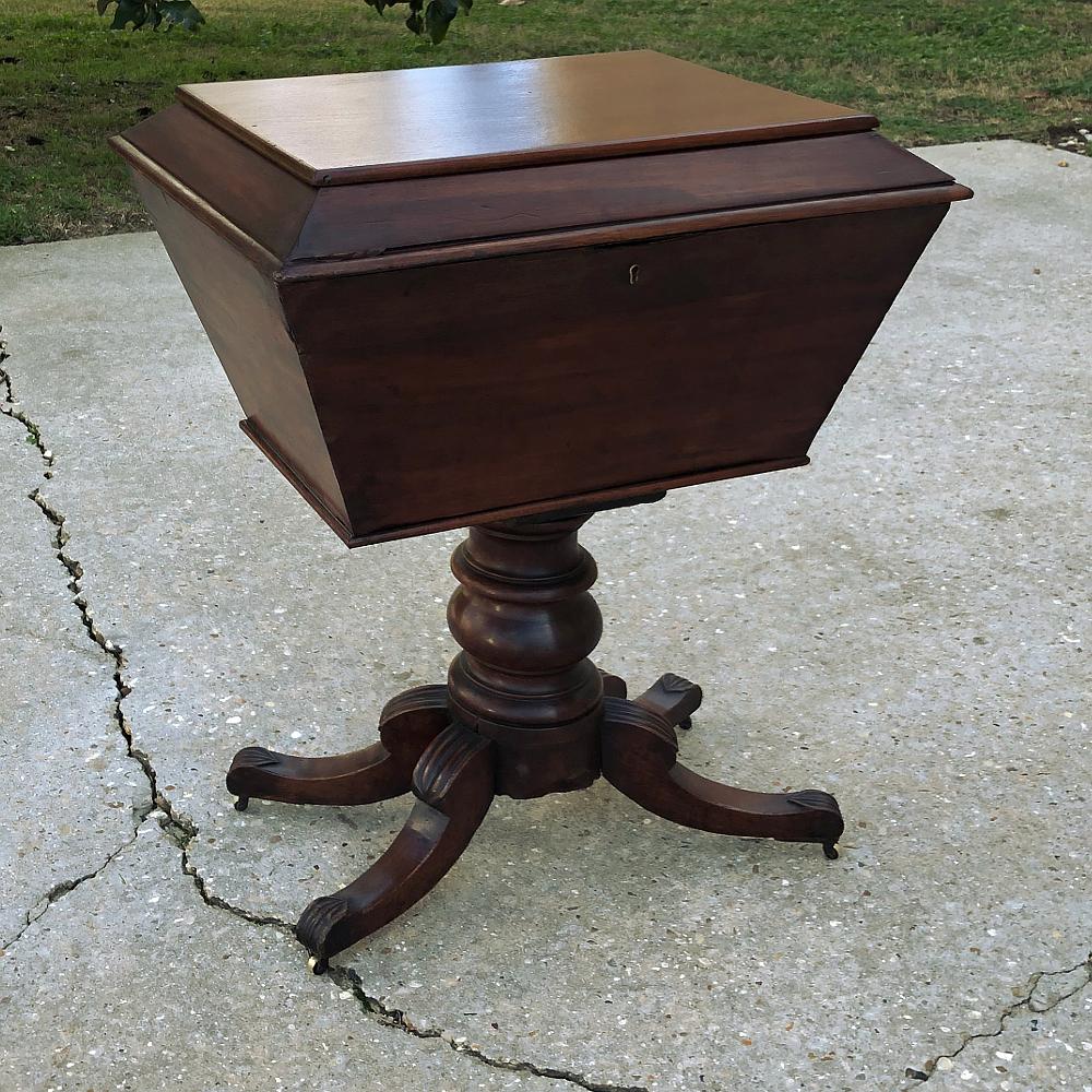 Hand-Crafted Cellarette, 19th Century English Regency Period Wine Server in Mahogany For Sale