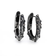 Boucles d'oreilles Huggie en argent oxydé Celles avec diamants