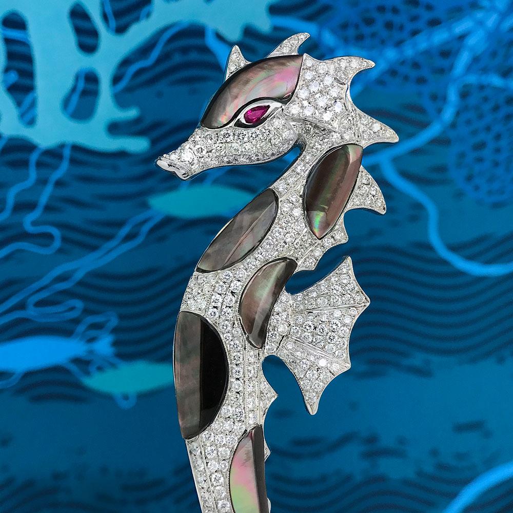 Round Cut Cellini 18 Karat White Gold Seahorse Brooch, Diamonds and Black Mother of Pearl For Sale