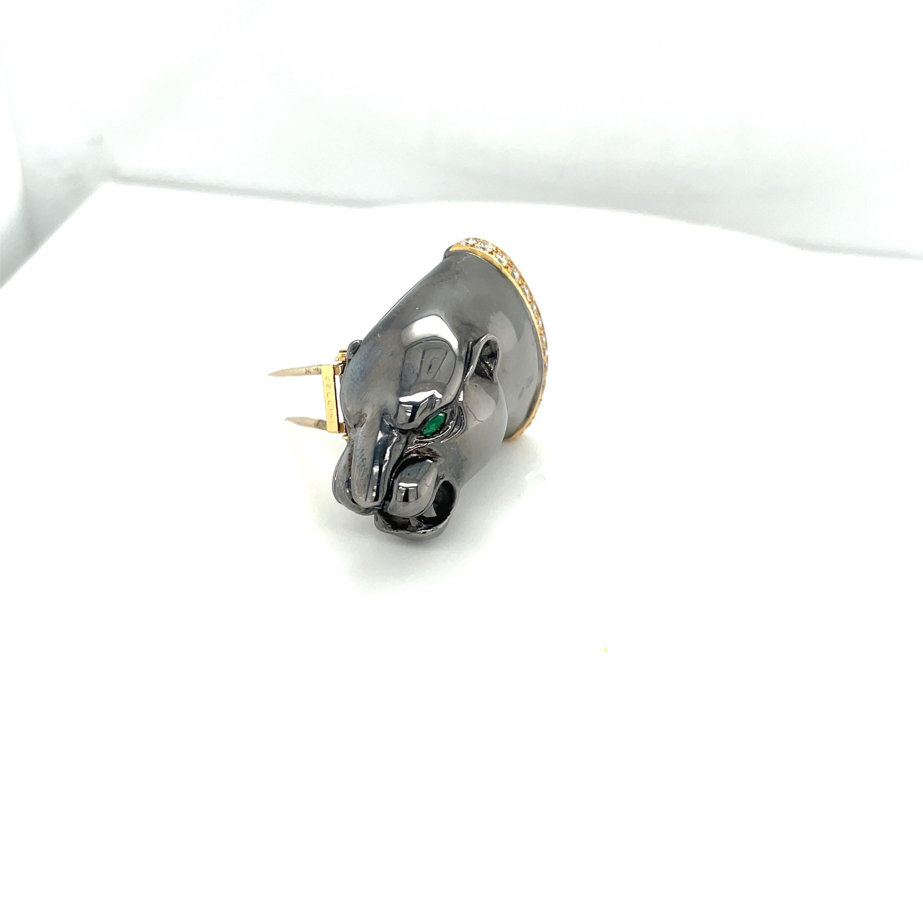 Cellini Spilla Pantera in oro annerito 18KT con diamante 0,30Ct e smeraldo In condizioni Nuovo in vendita a New York, NY