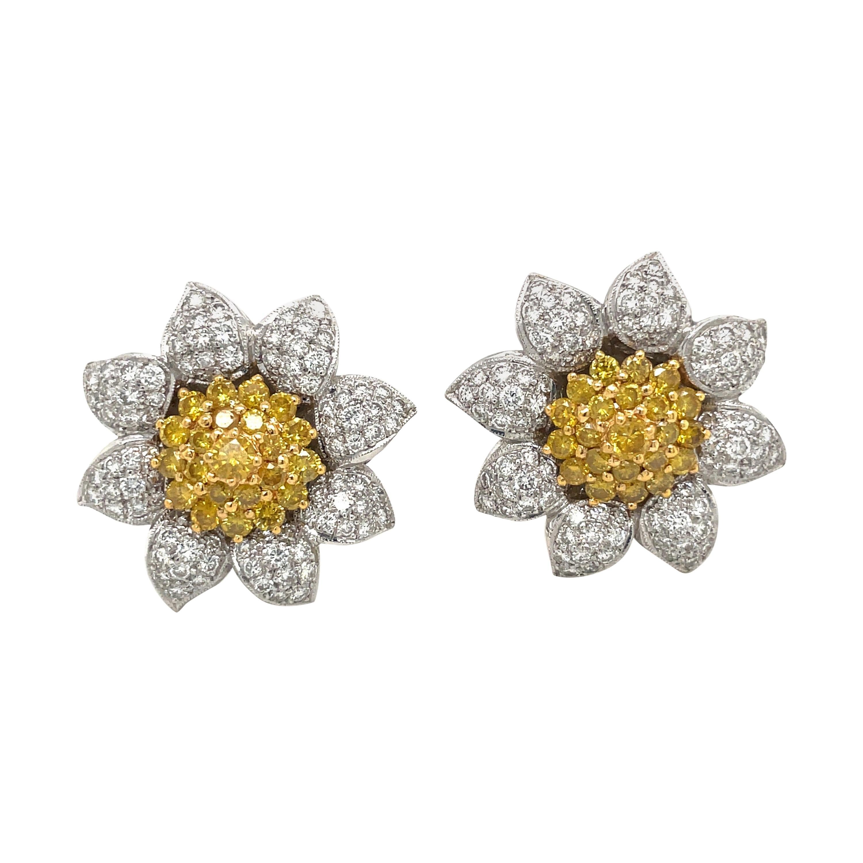 Cellini Fleur en or 18 carats avec diamant blanc de 3,3 carats et fleur de 2,32 carats. Centre en diamant jaune