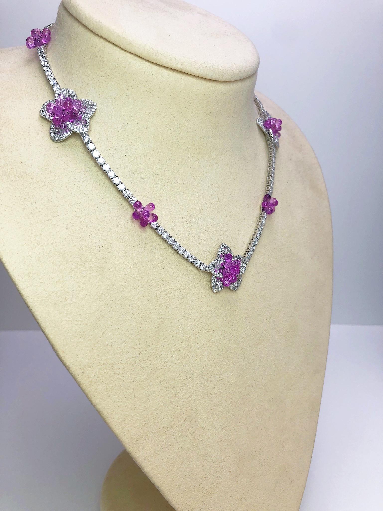 Cellini 18KT Gold 37,55 Karat Rosa Saphir Briolette & Diamant Blume Halskette für Damen oder Herren im Angebot