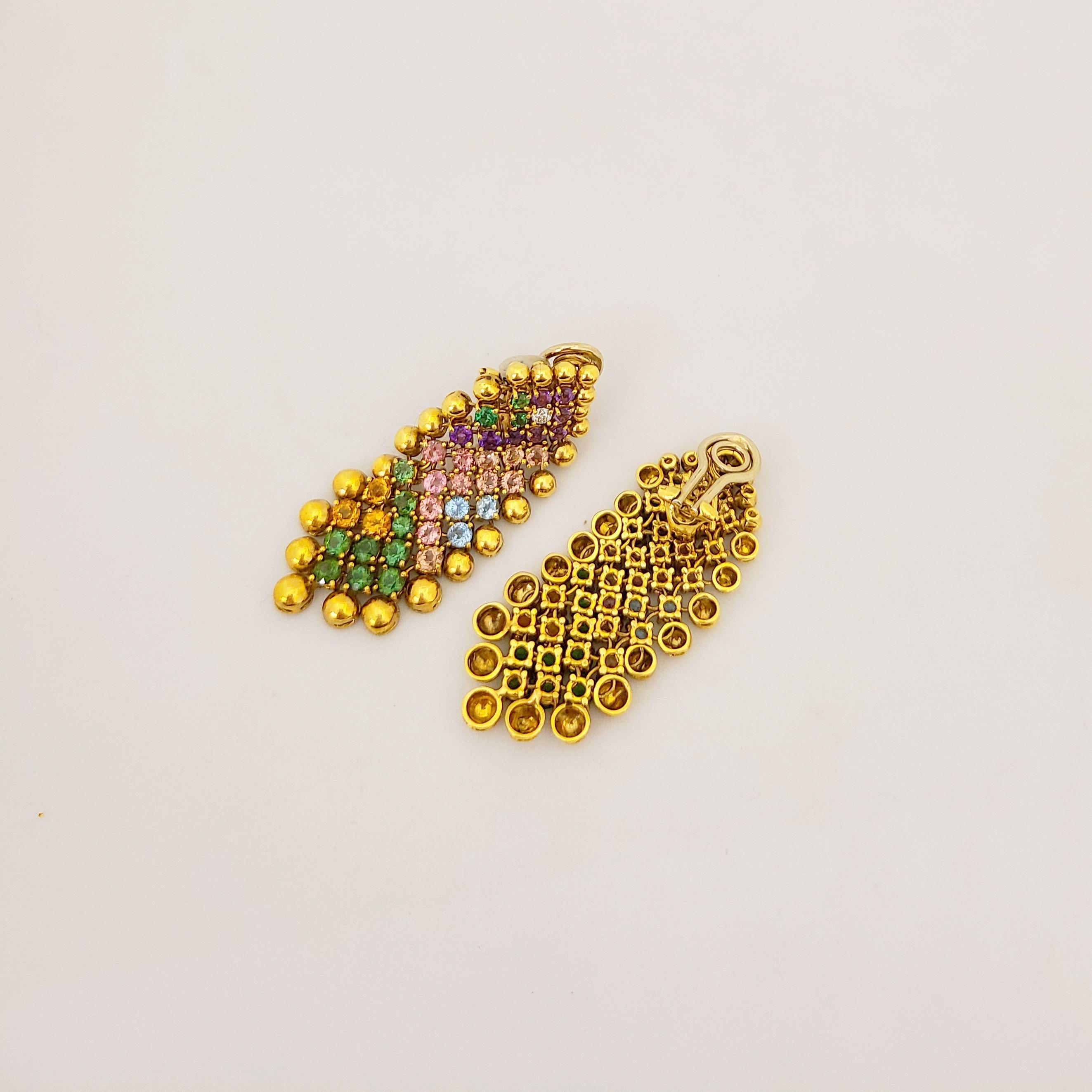 Contemporain Cellini, boucles d'oreilles semi-précieuses en or jaune 18 carats et maille, 9,69 carats en vente