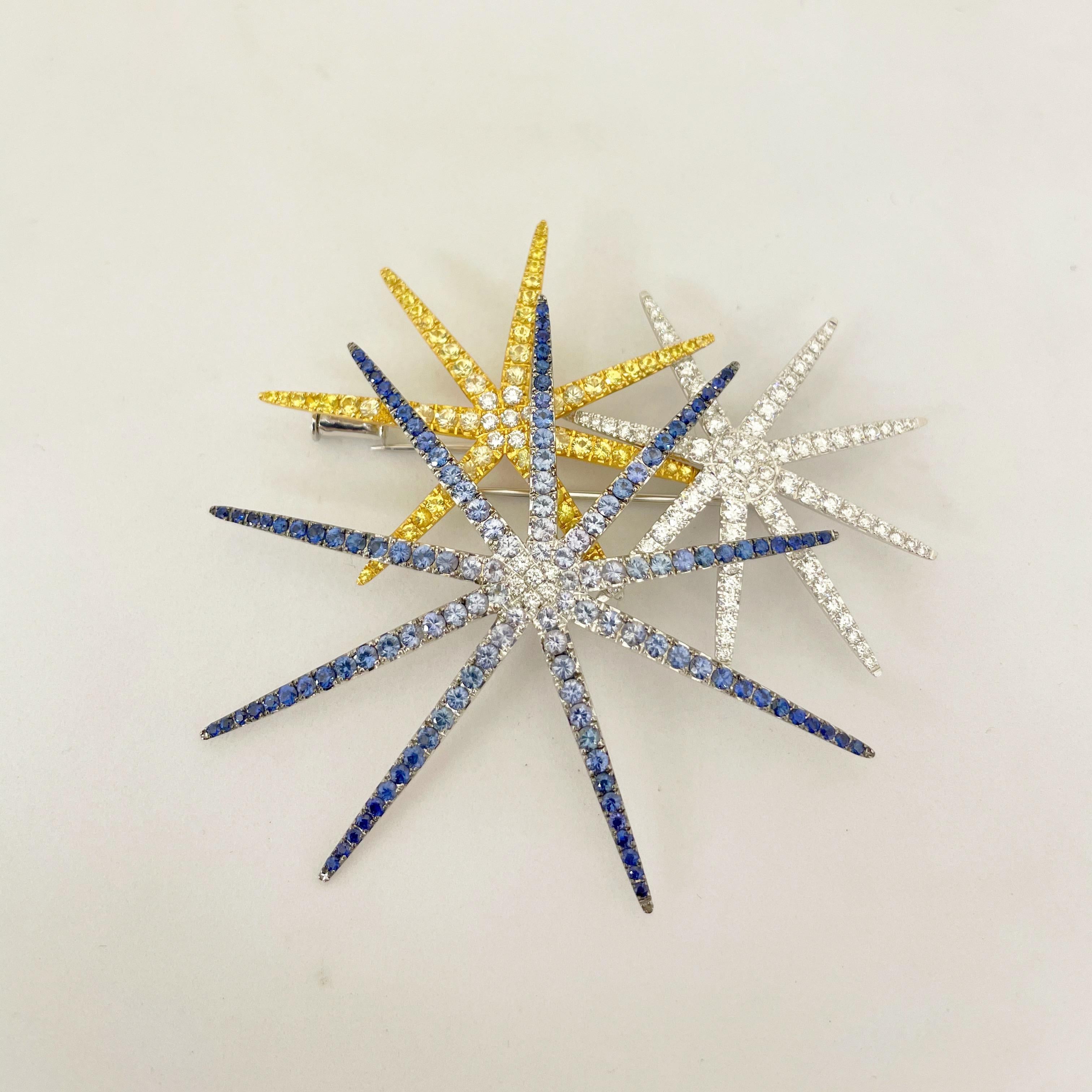 Cellini Broche feux d'artifice en or 18 carats WG avec saphirs bleus et jaunes et diamants en vente 2