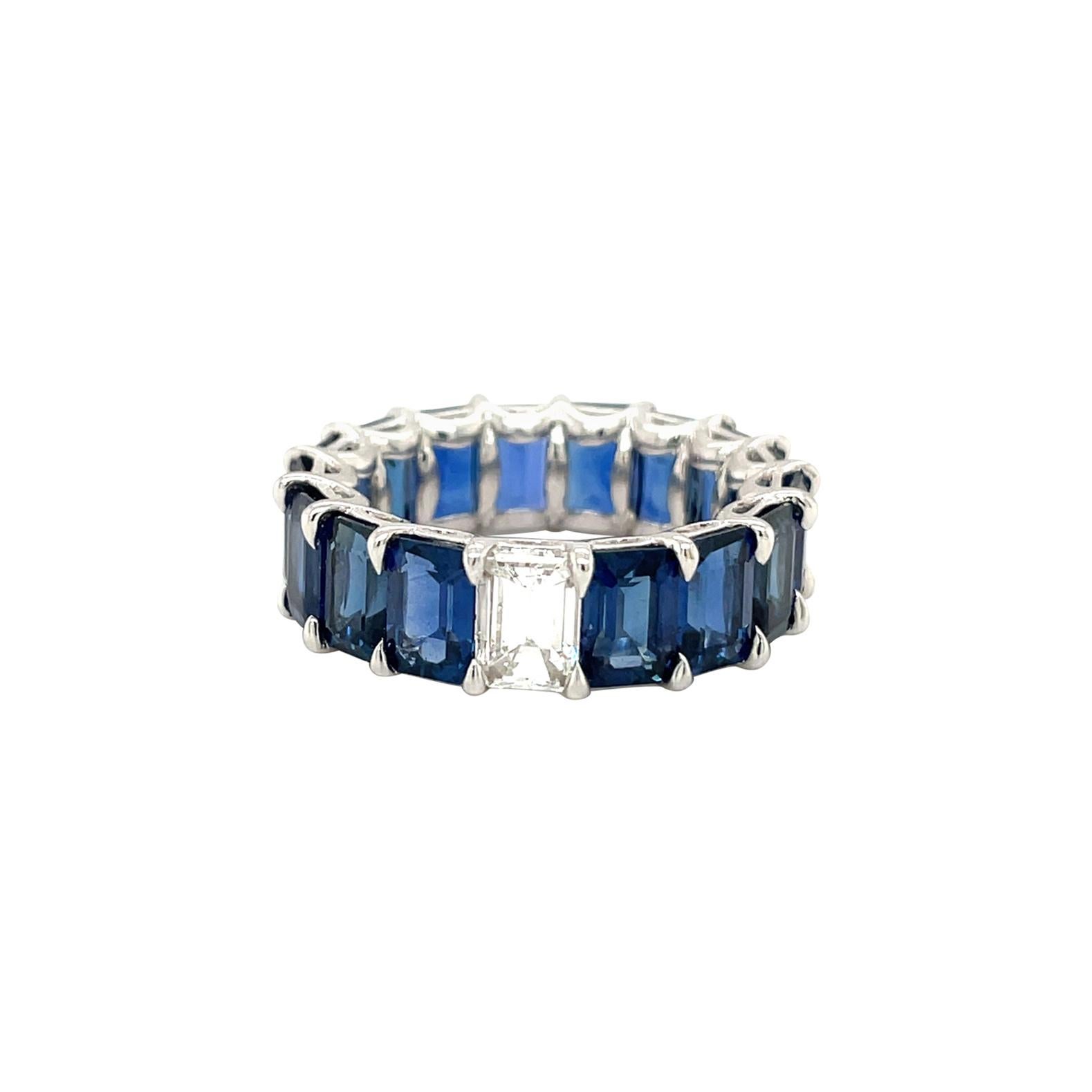 Cellini Or blanc 18 carats 10,69 carats Saphir bleu et 0,72 carat Anneau d'éternité en diamants
