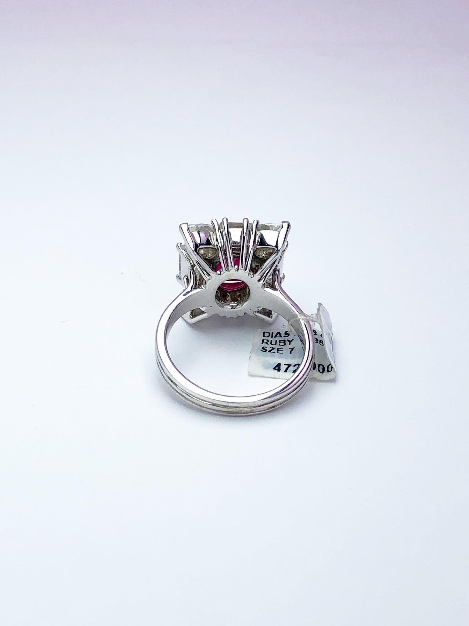 Cellini 18 Karat Gold 2.88 Carat Burmese Ruby Ring with 2.88 Carat Diamonds For Sale 3