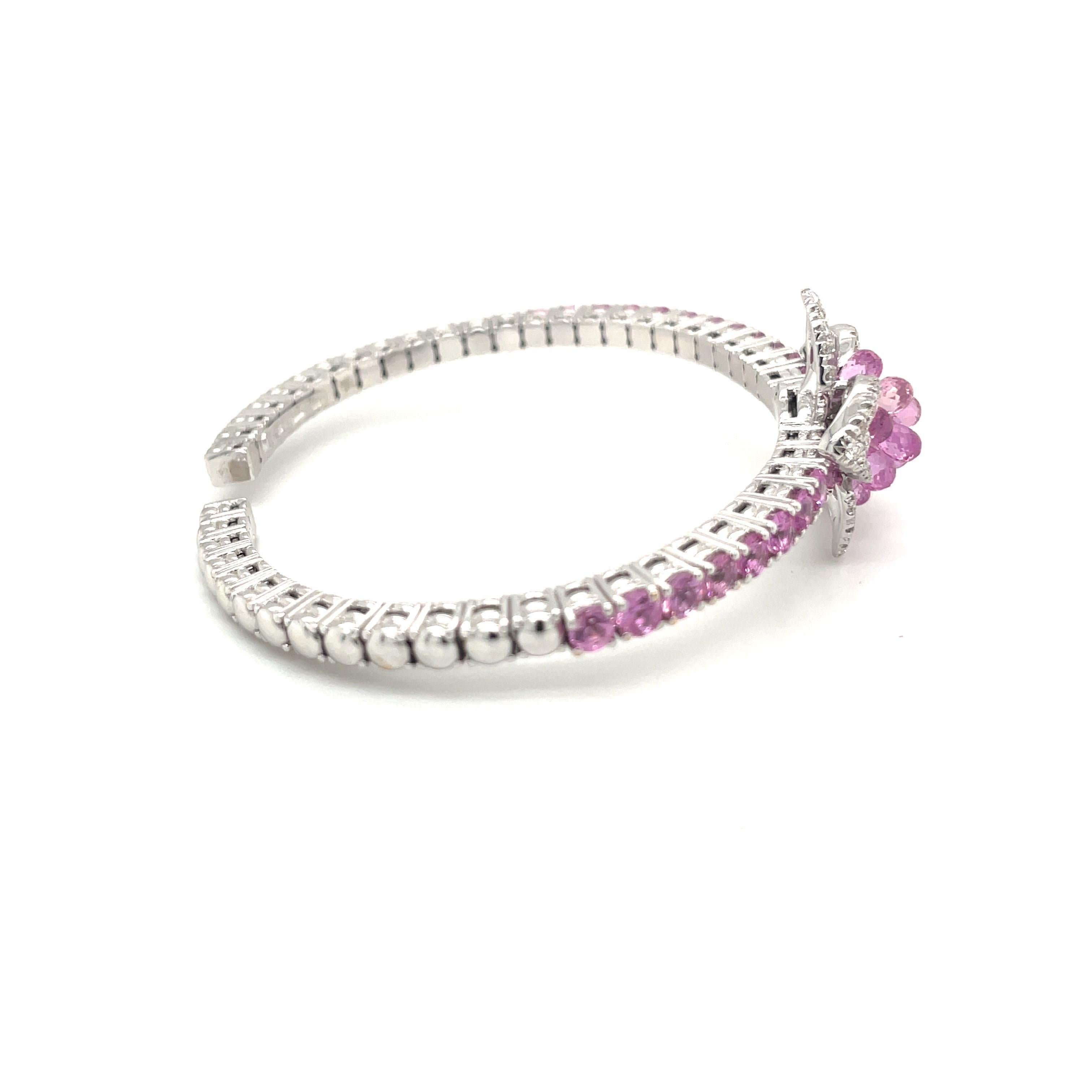 Cellini Or blanc 18 carats 8,66 carats Saphir rose 6,75 carats Bracelet fleurs en diamants Unisexe en vente