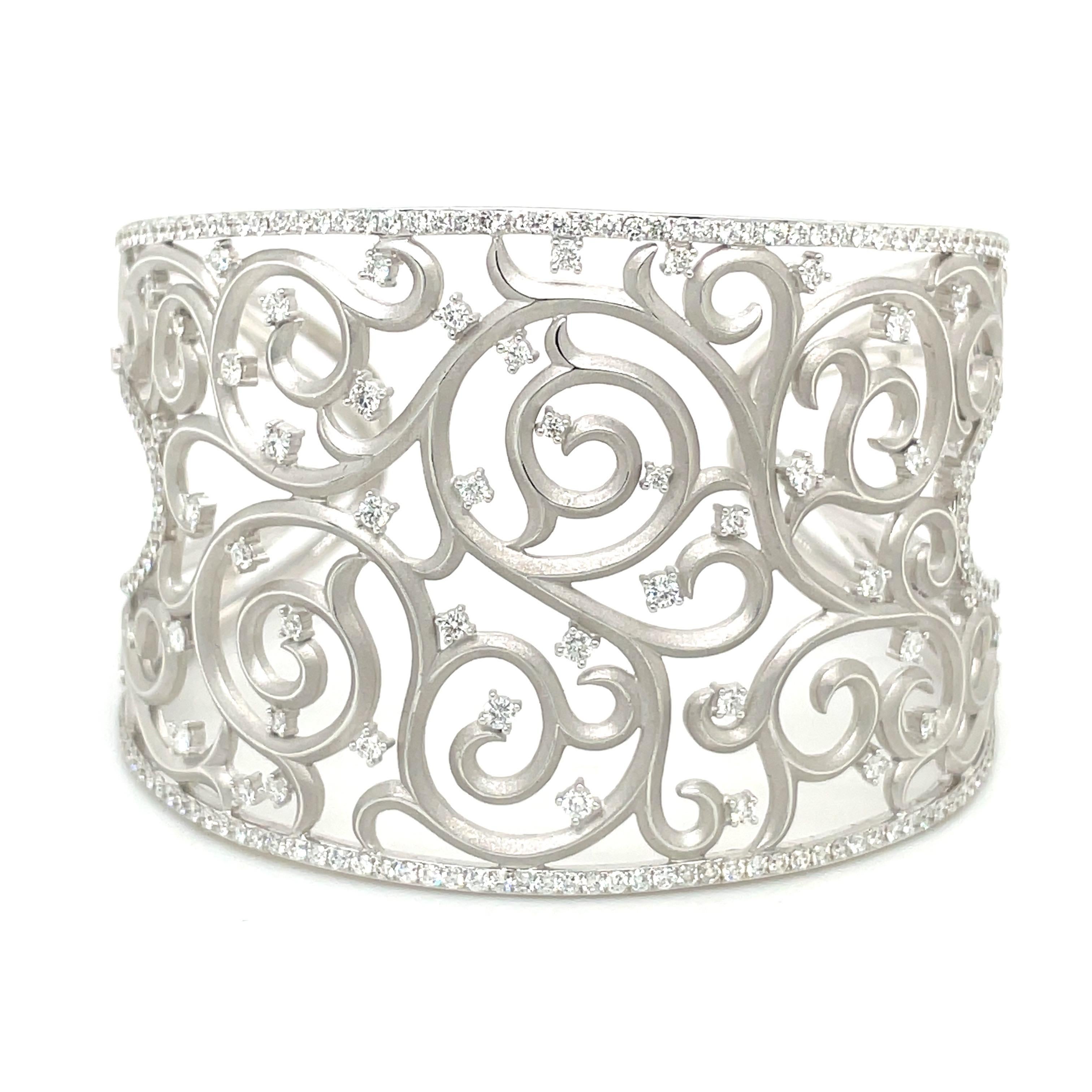 Cellini 18kt White Gold and Diamond 4.90Ct. Lace Cuff Bracelet For Sale 4